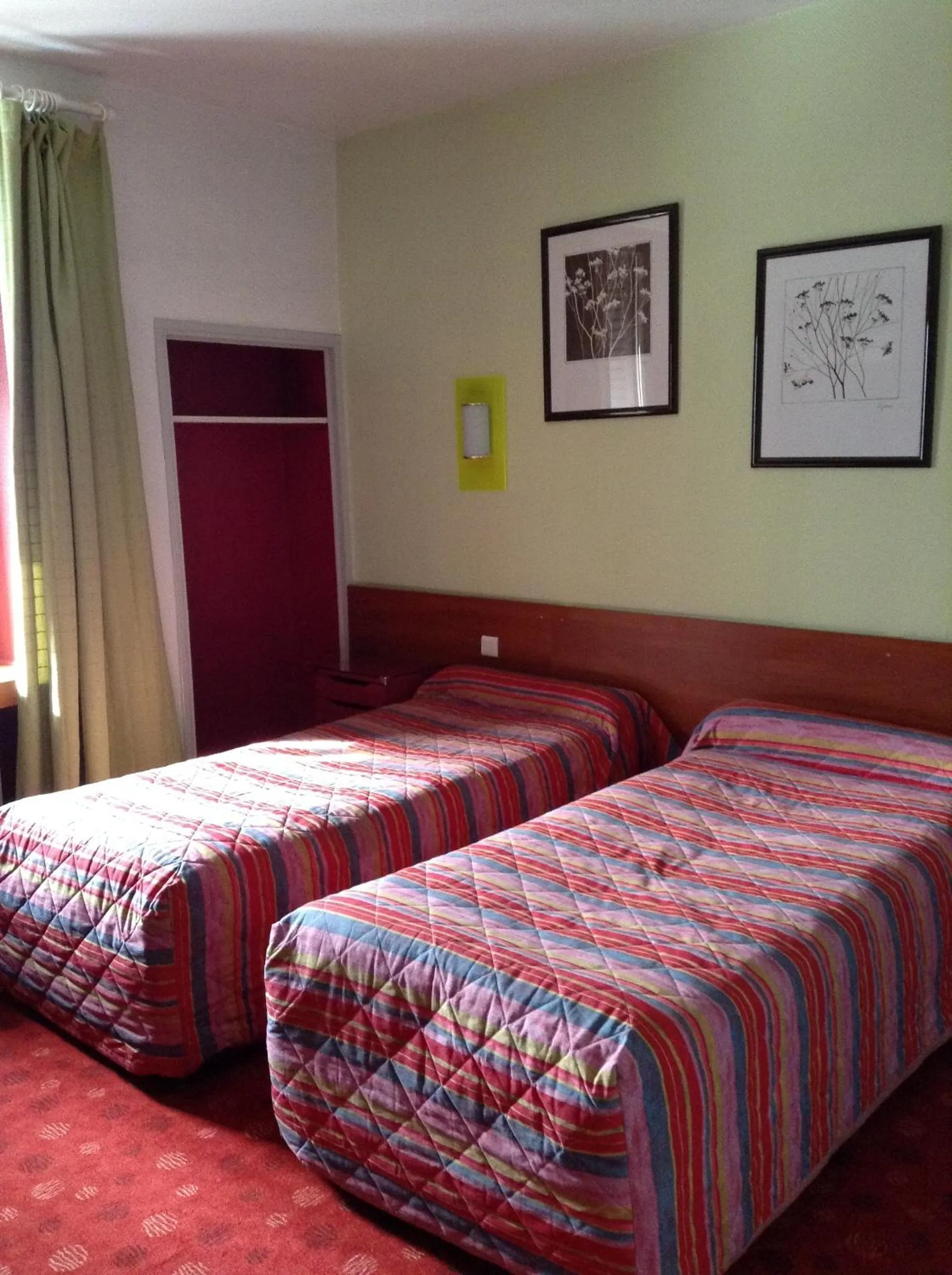Photo of the whole room, Bed in Hôtel Du Stade