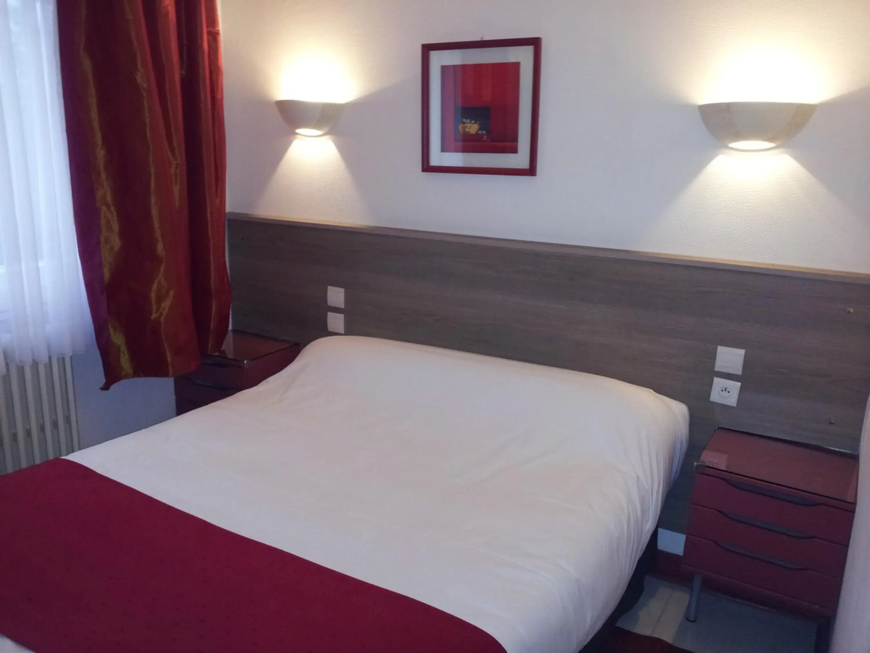 Double Room in Hôtel Du Stade Double Room in Hôtel Du Stade