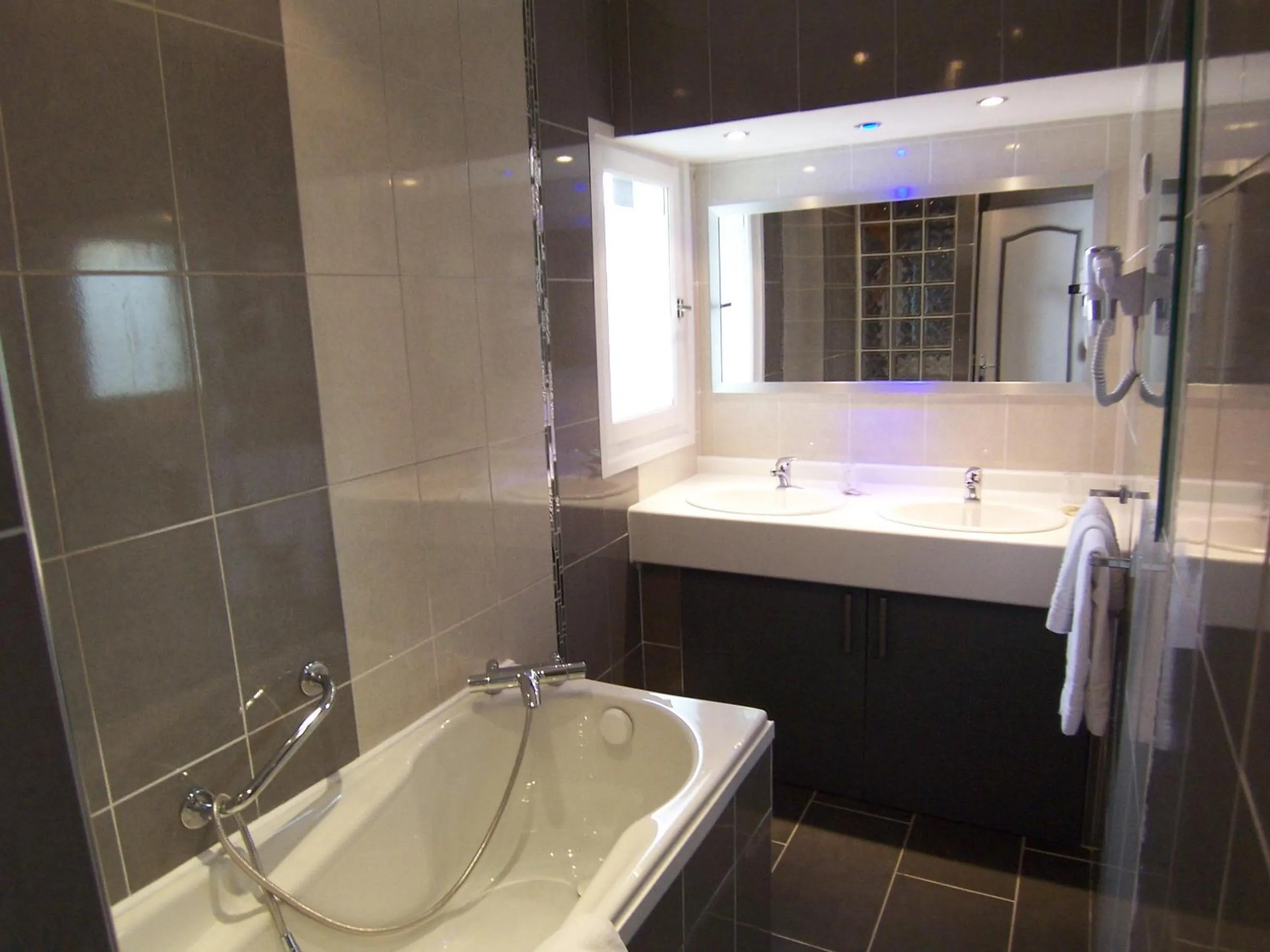 Bathroom in Hôtel Du Stade