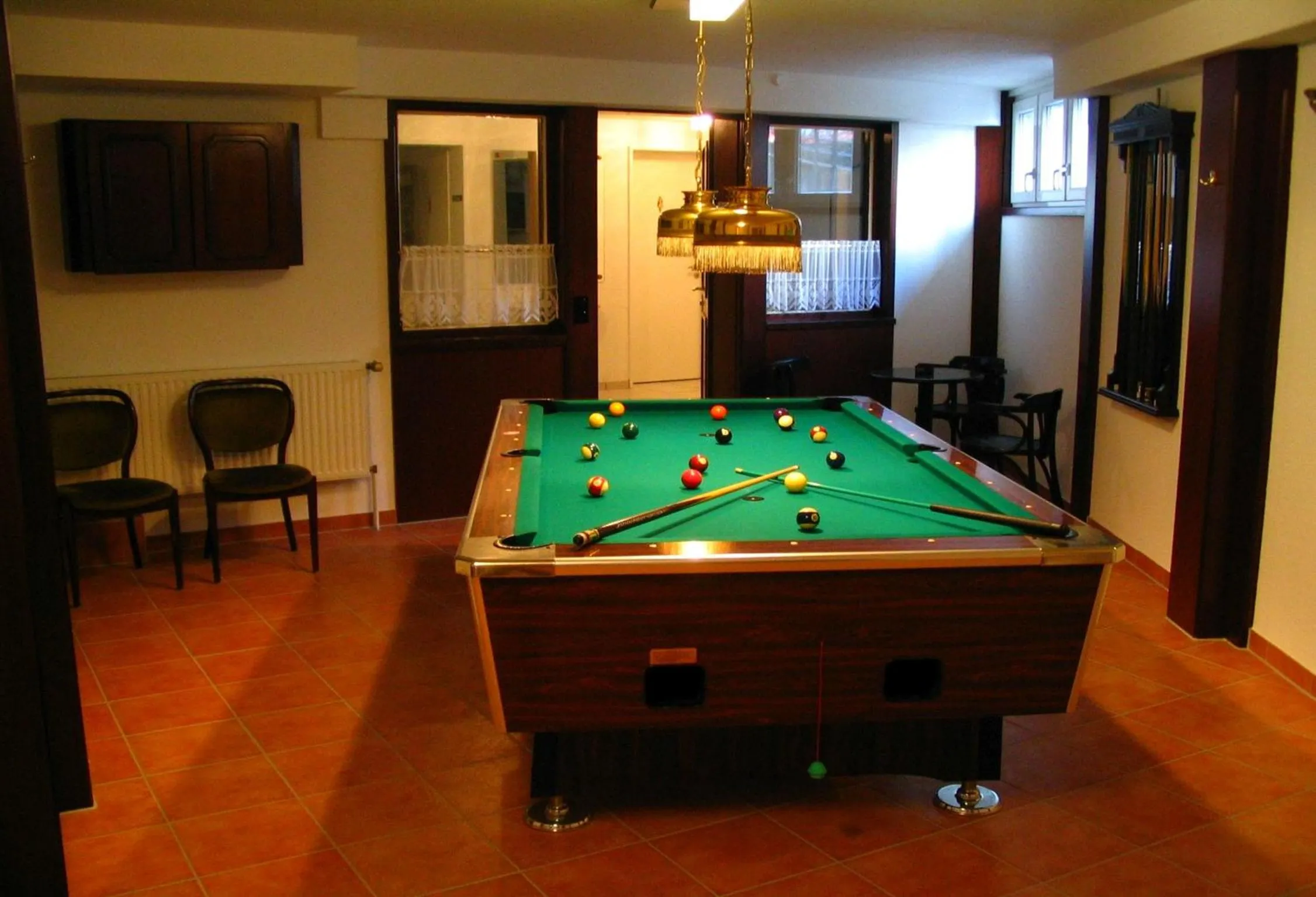 Billiard in Hotel Abalone
