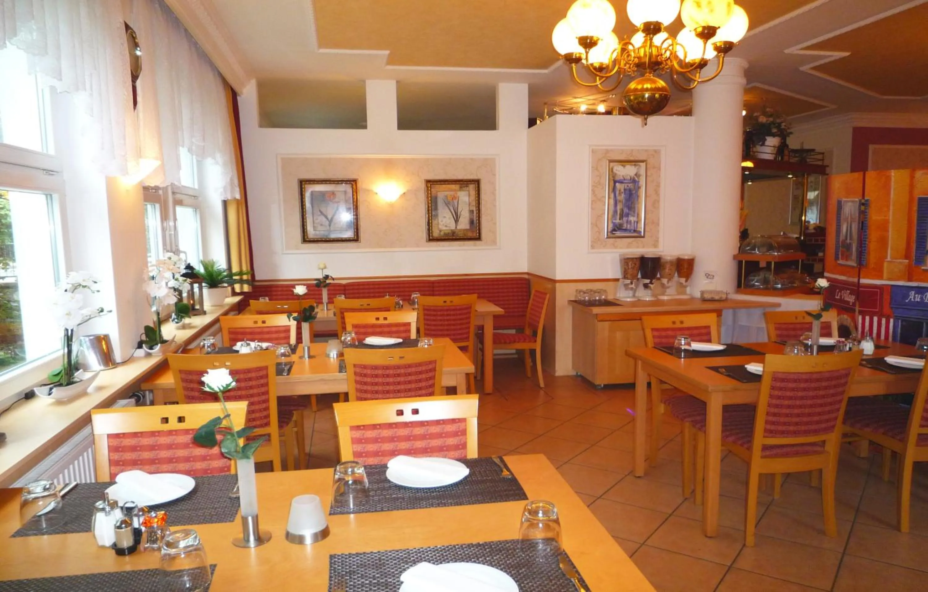 Restaurant/places to eat in Hotel Abalone