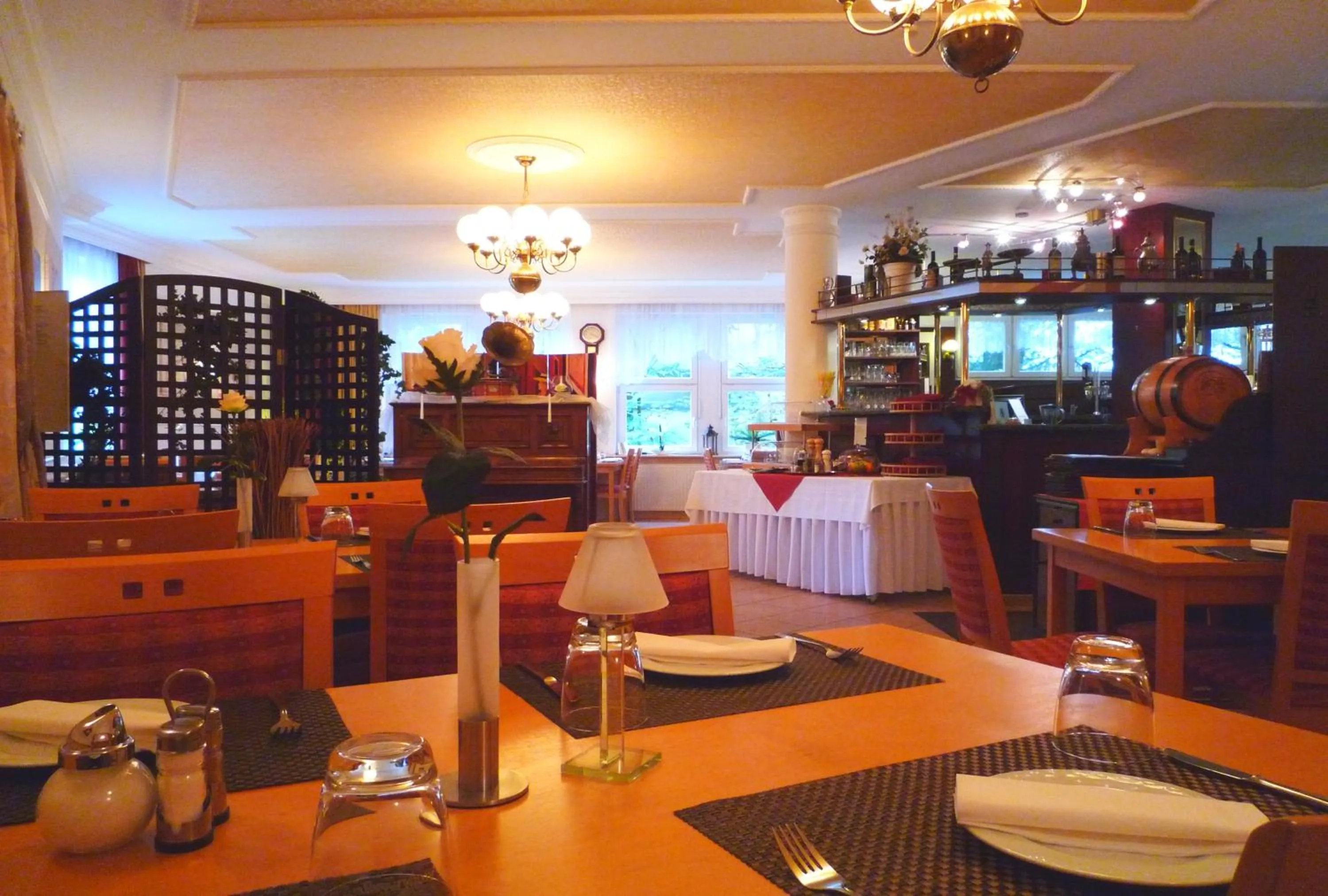 Restaurant/places to eat in Hotel Abalone