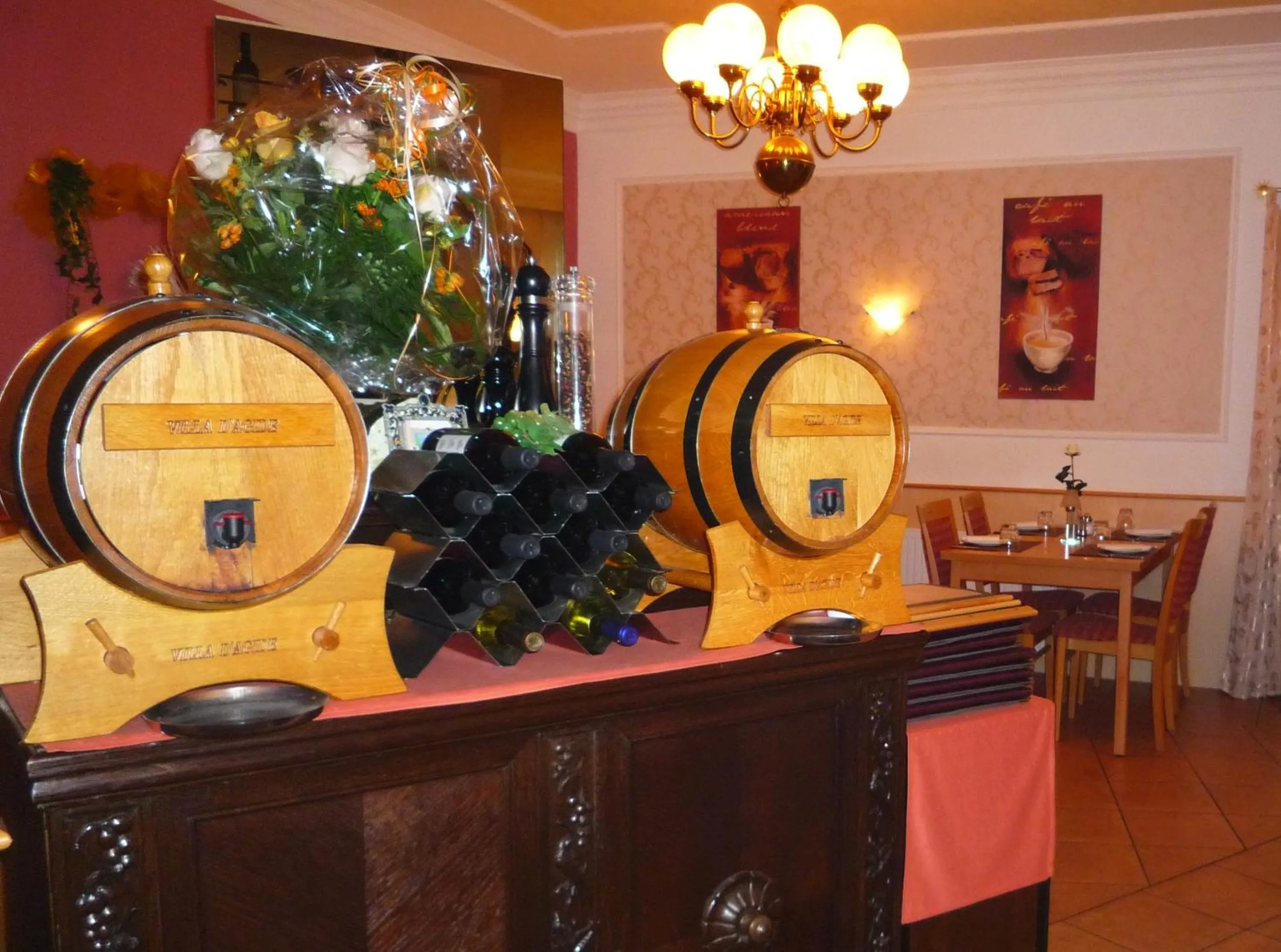 Restaurant/places to eat in Hotel Abalone