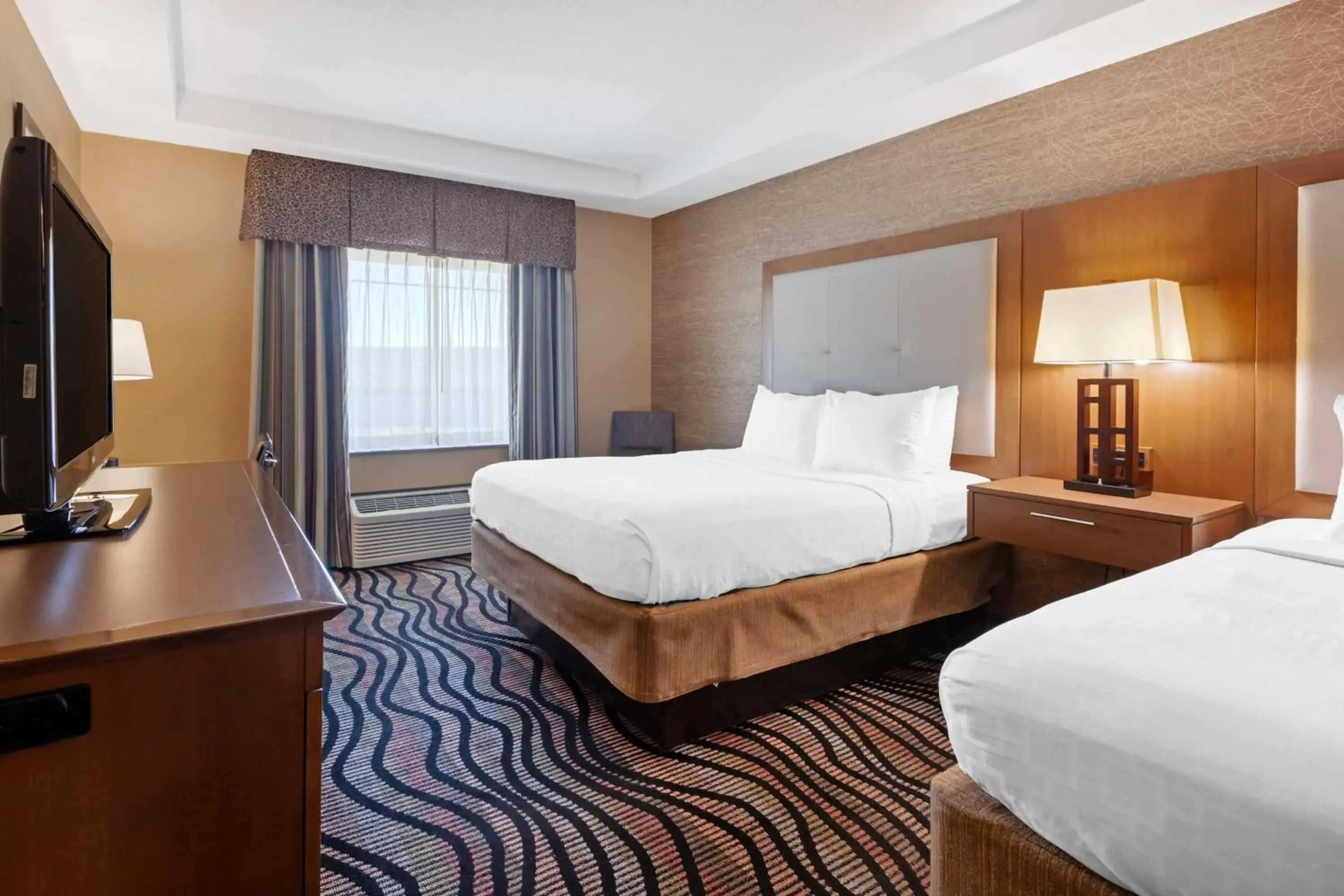 Bedroom, Bed in Best Western Summit Inn Bedroom, Bed in Best Western Summit Inn