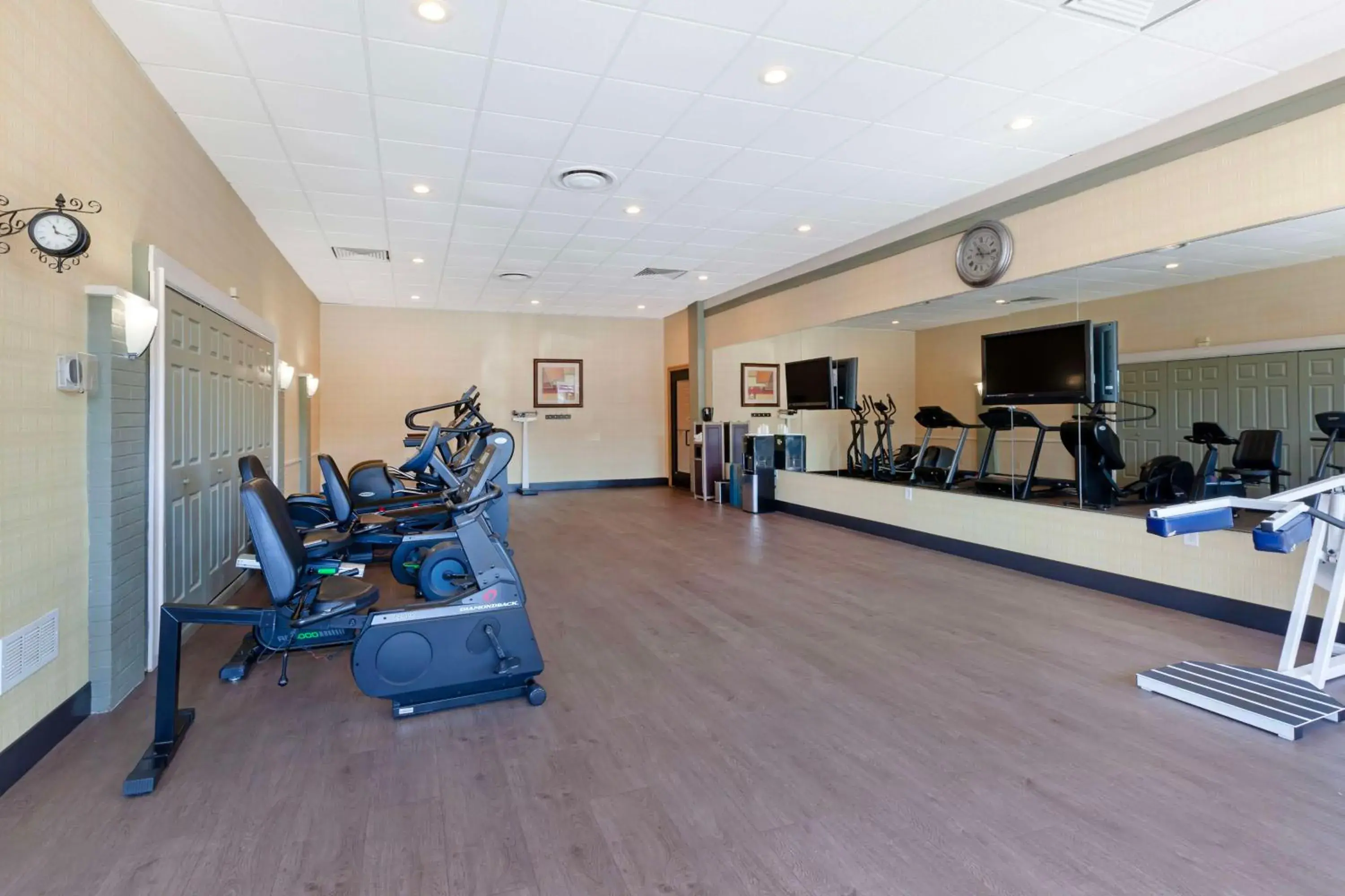 Fitness centre/facilities in Best Western Summit Inn Fitness centre/facilities in Best Western Summit Inn