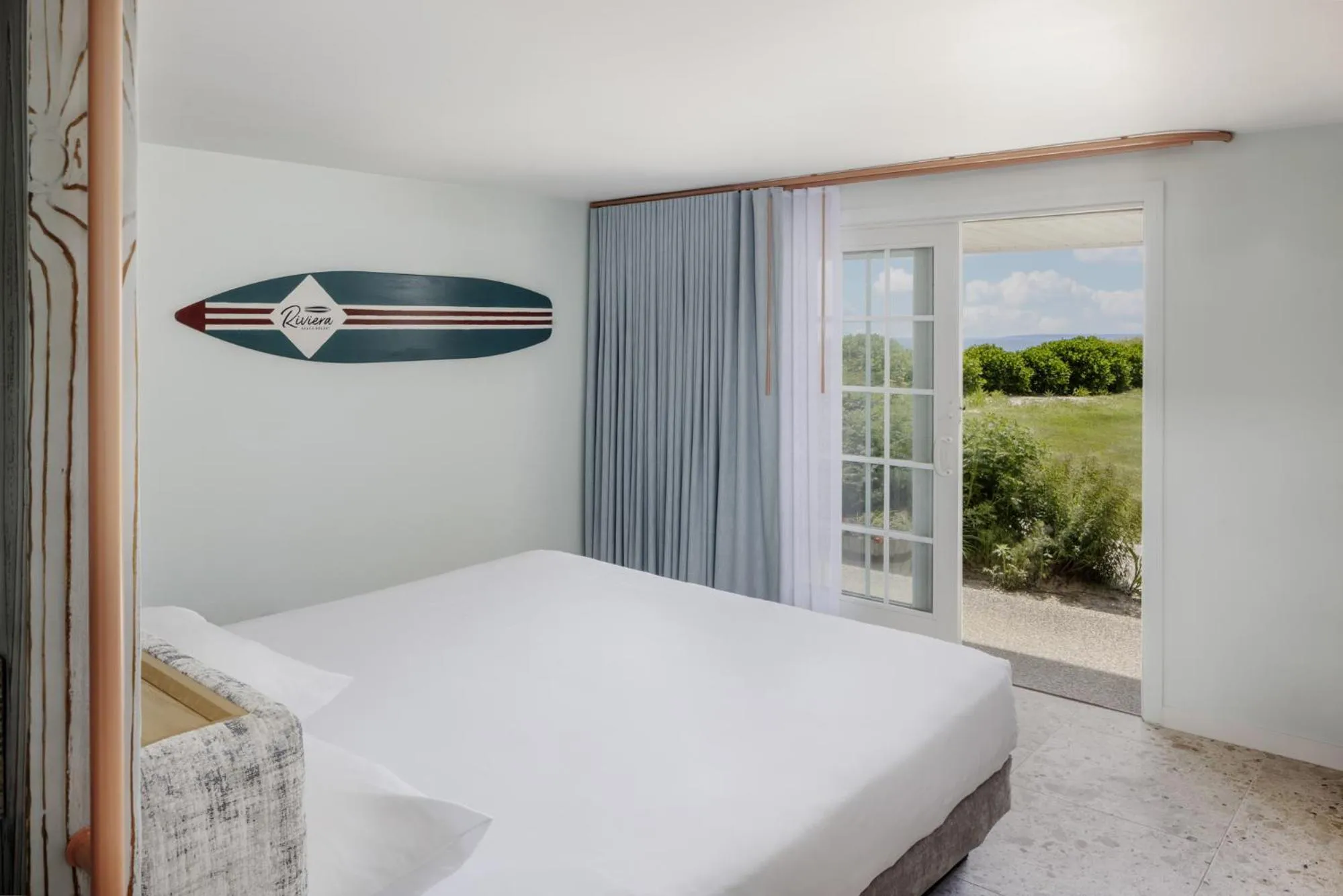Bedroom, Bed in Riviera Beach Resort
