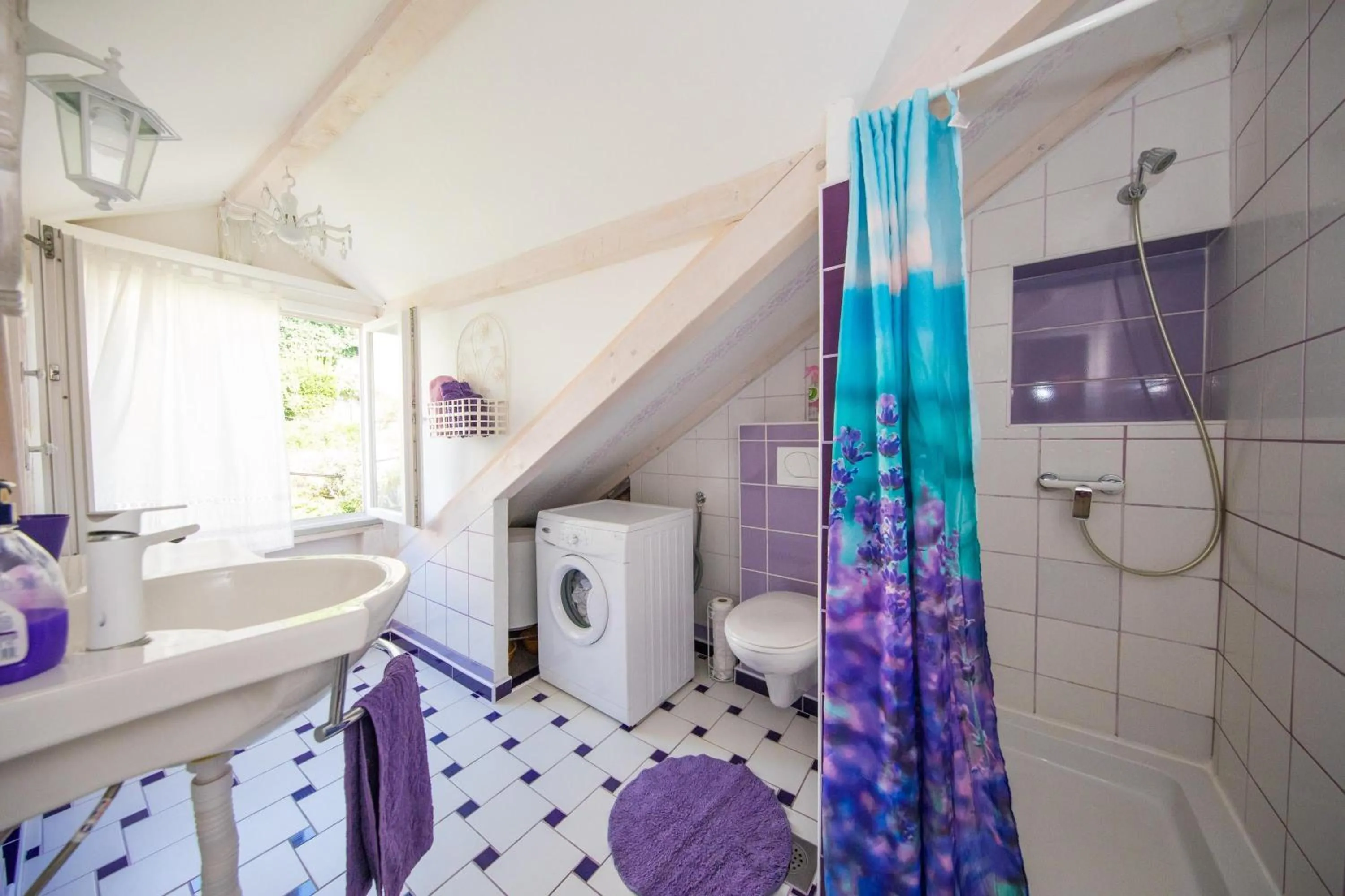 Bathroom in Guest House Gugily