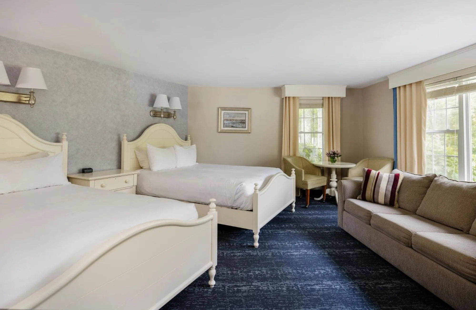 Bedroom, Bed in Blue Rock Resort