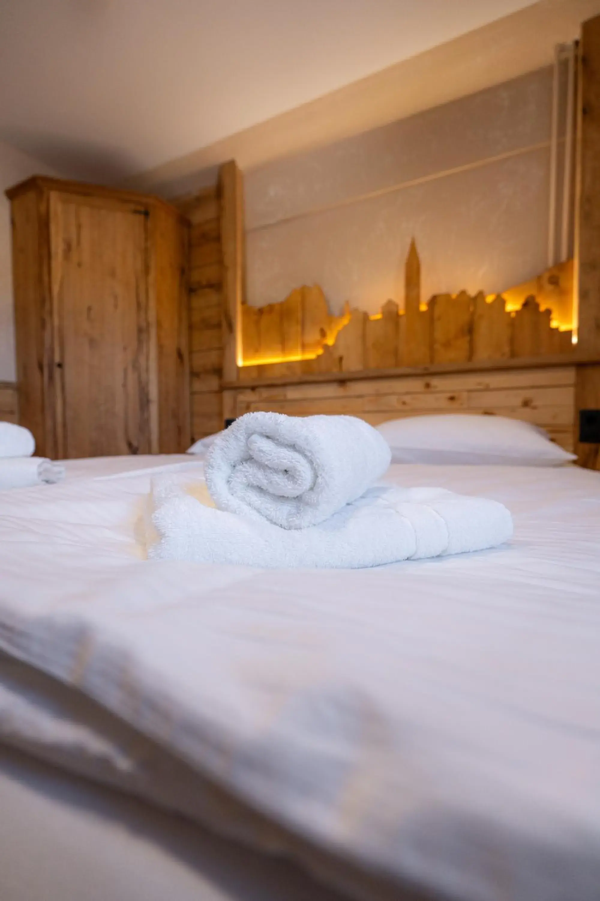 Twin Room with Balcony in Bed & Breakfast LakeBled House Twin Room with Balcony in Bed & Breakfast LakeBled House