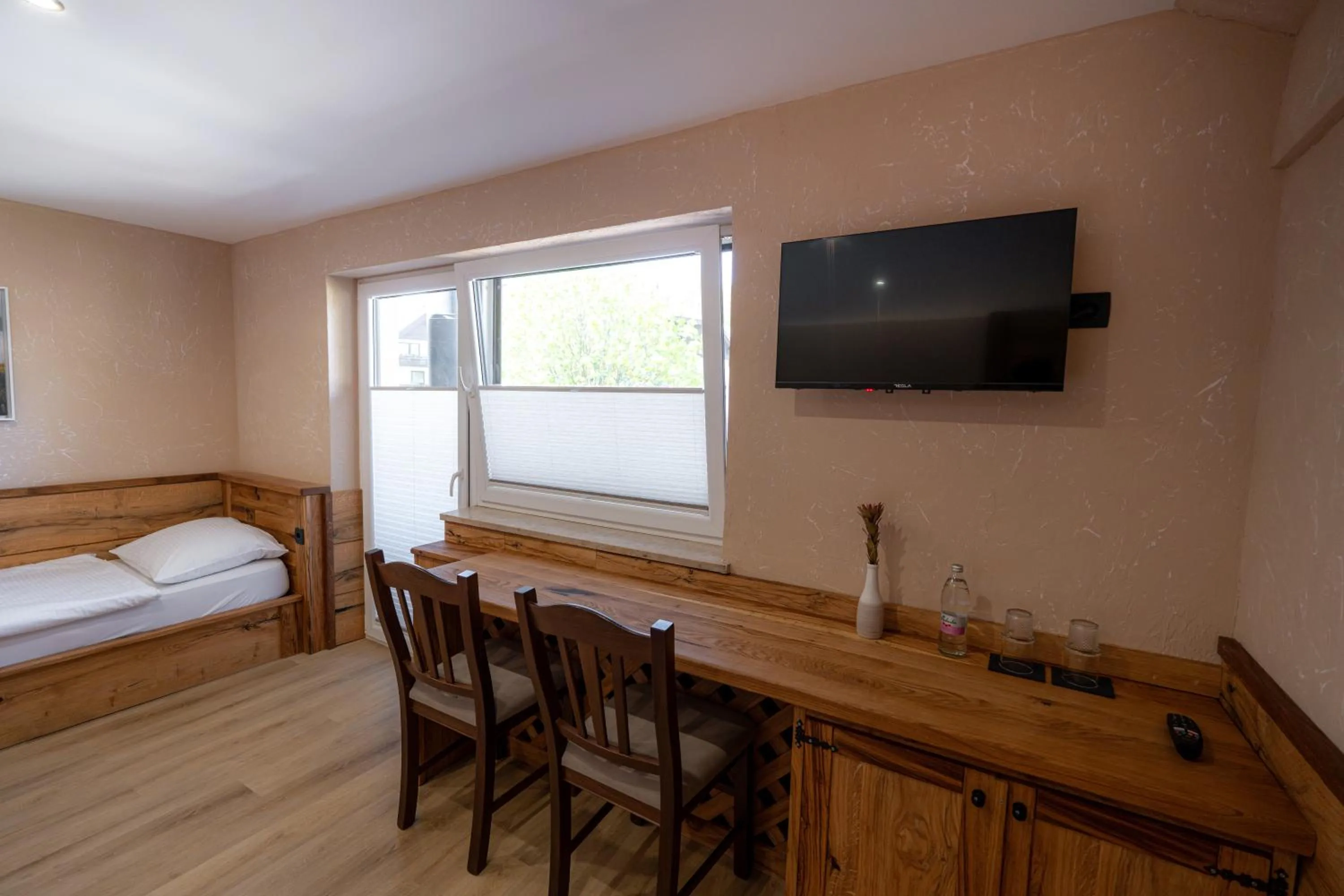 Bed & Breakfast LakeBled House