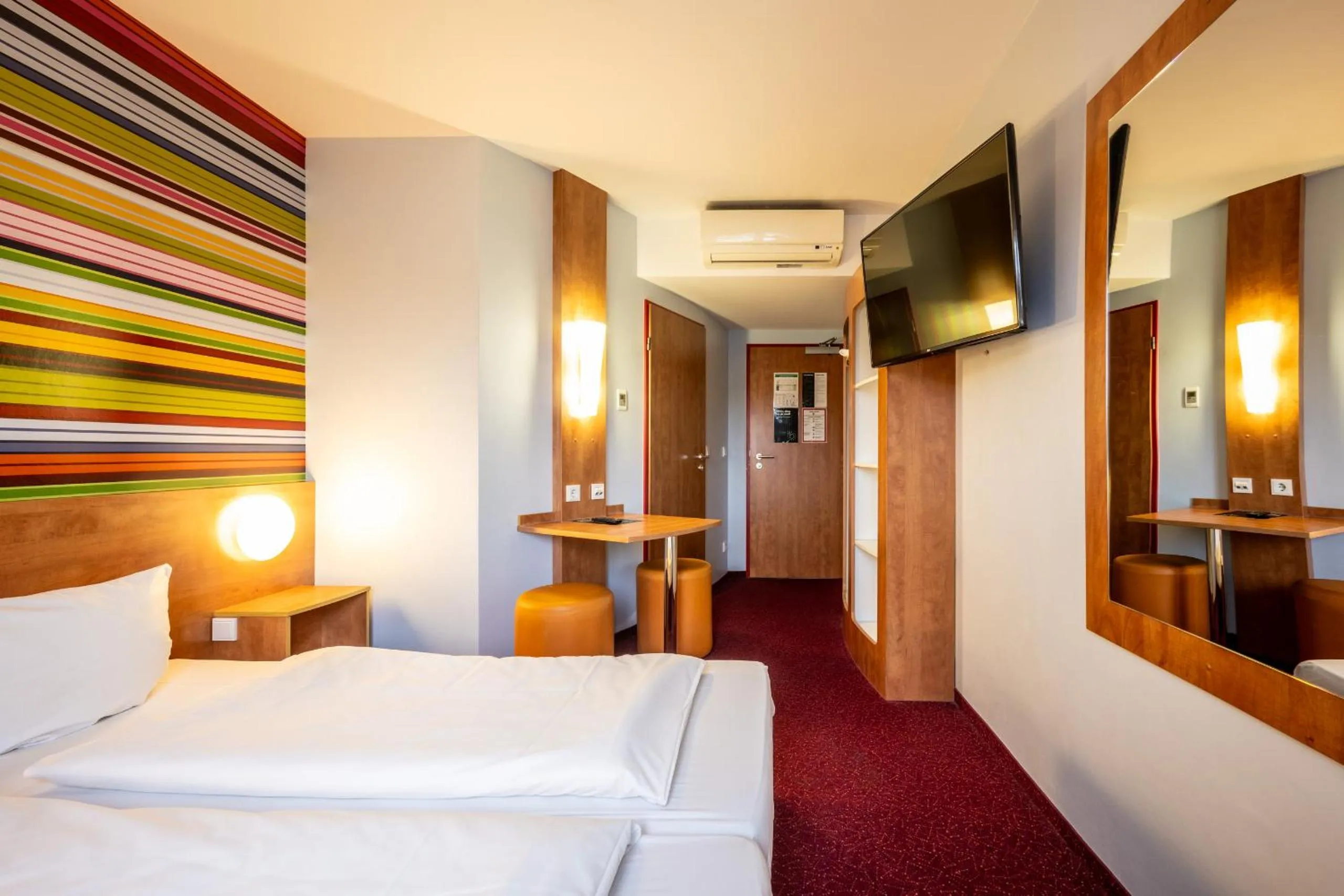 Photo of the whole room, Bed in Hotel Rhynern Nord