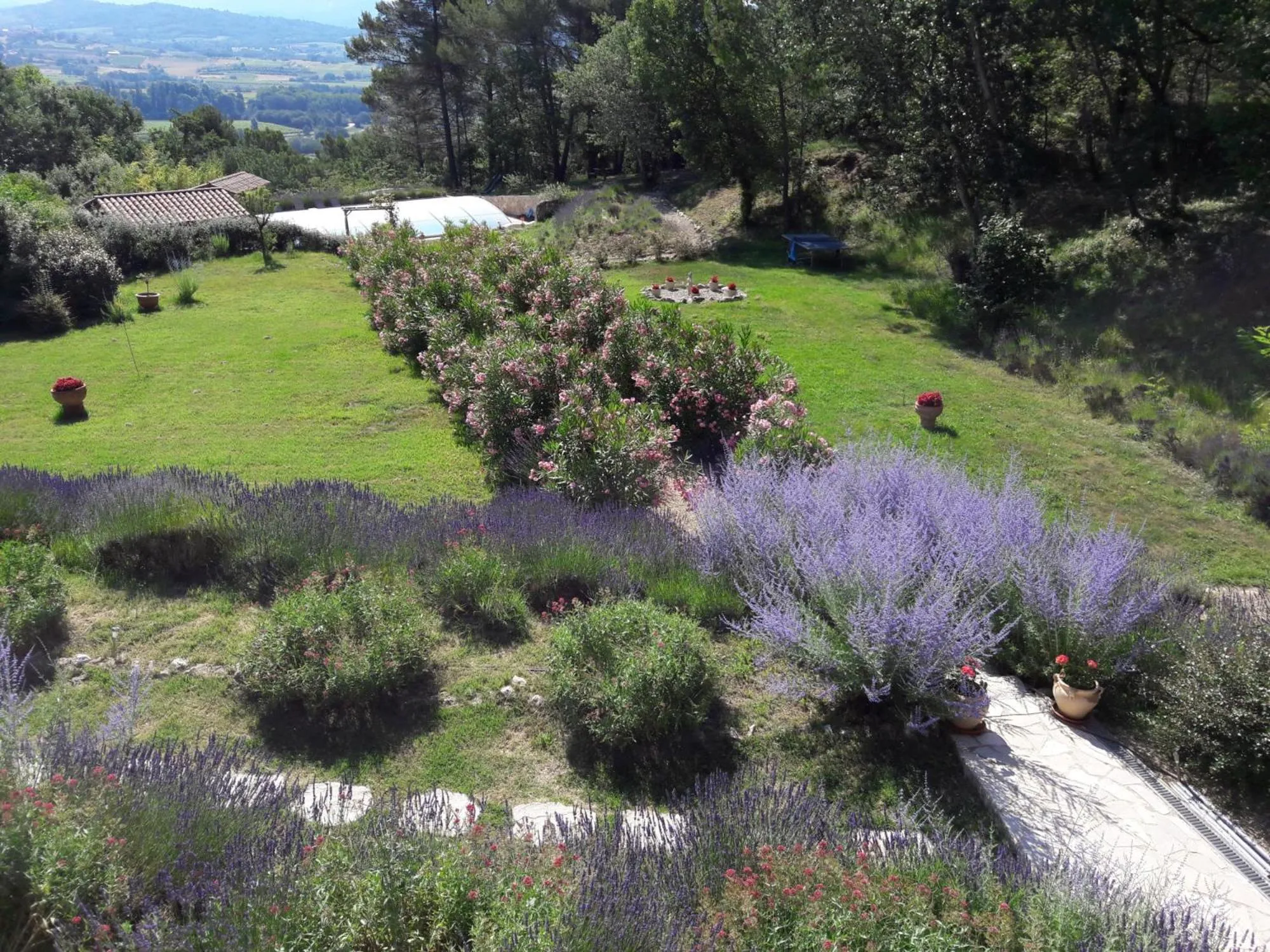 Garden view in Les Cerises
