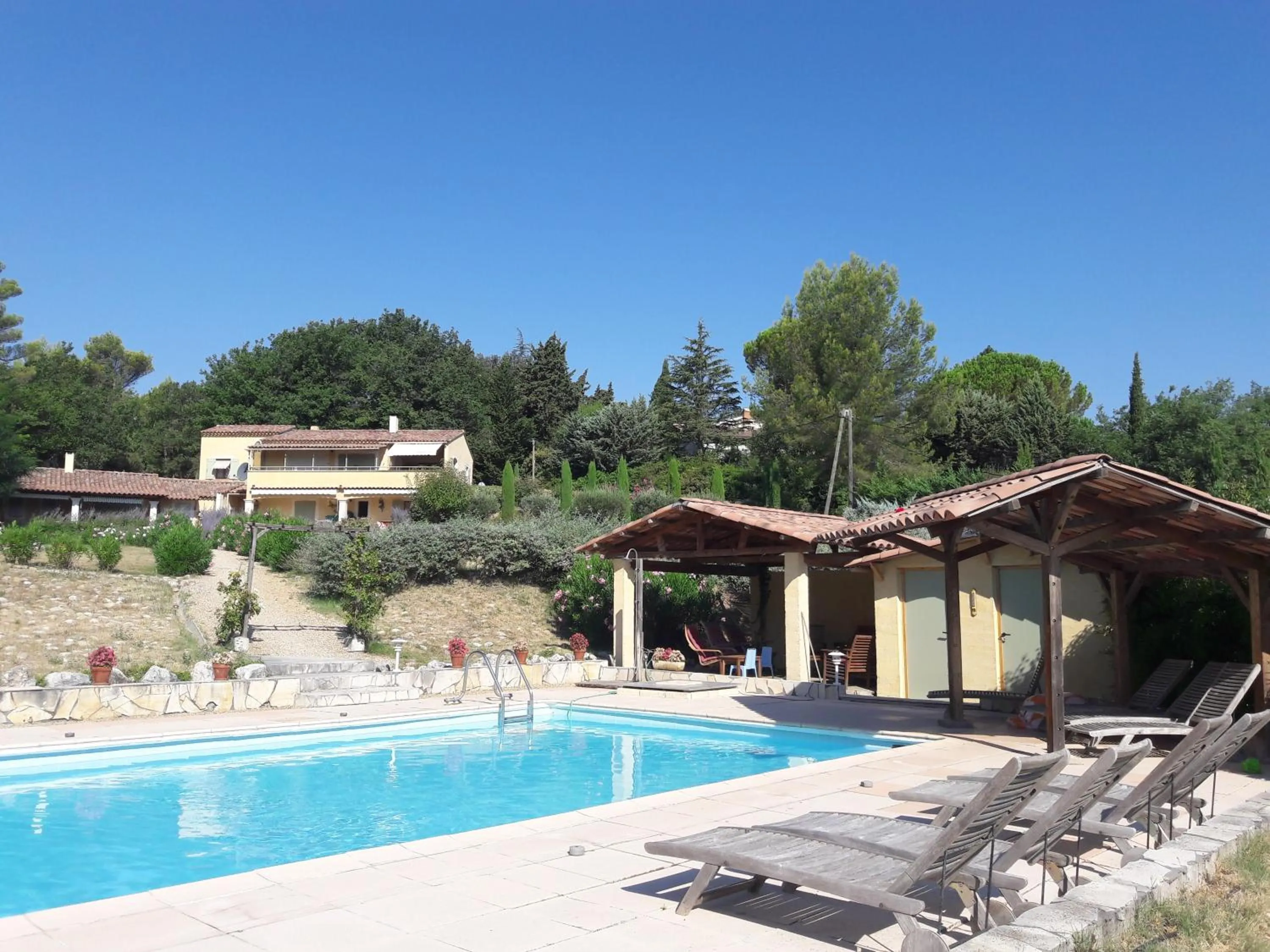 Property building in Les Cerises