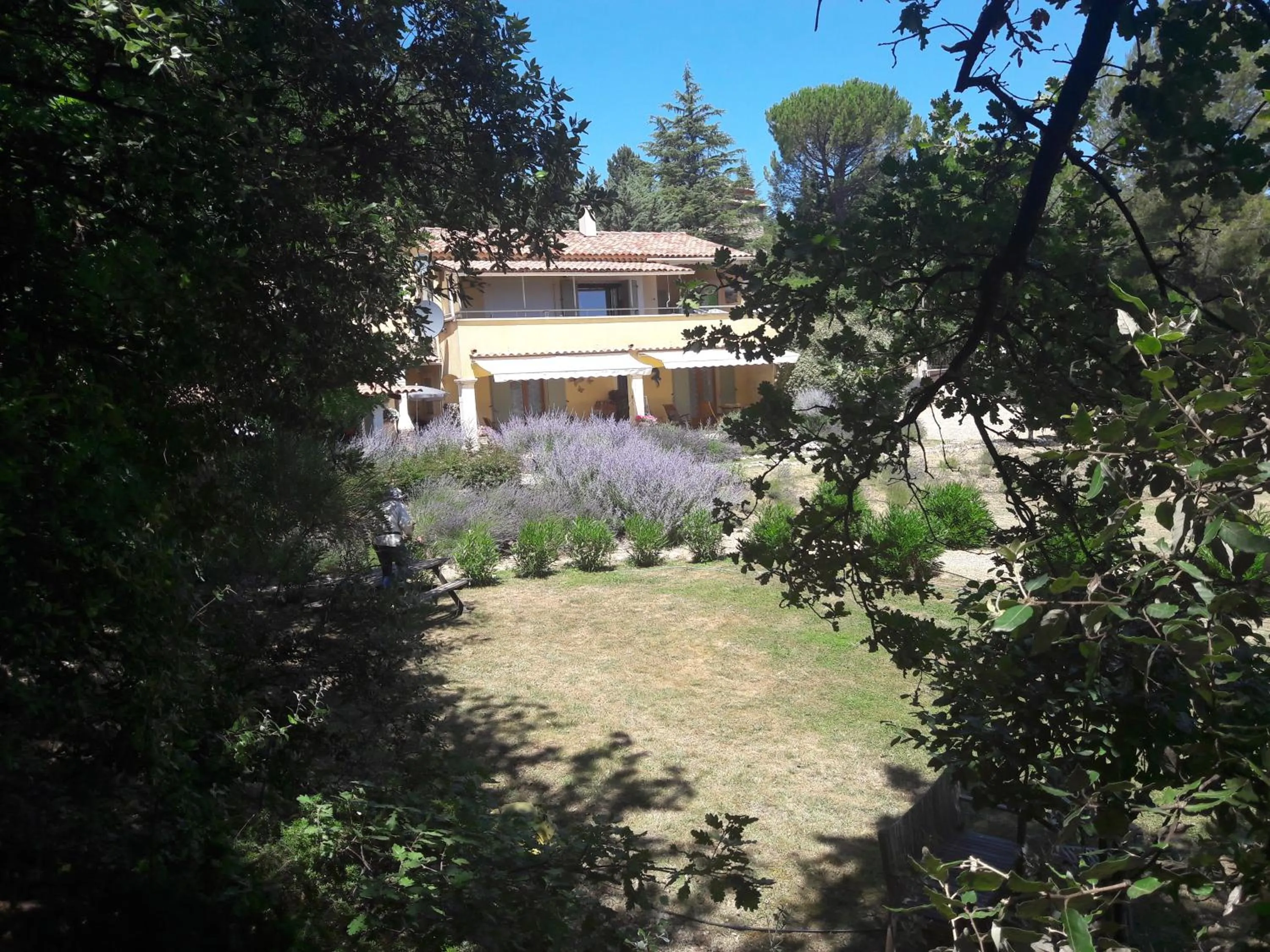 Property building in Les Cerises