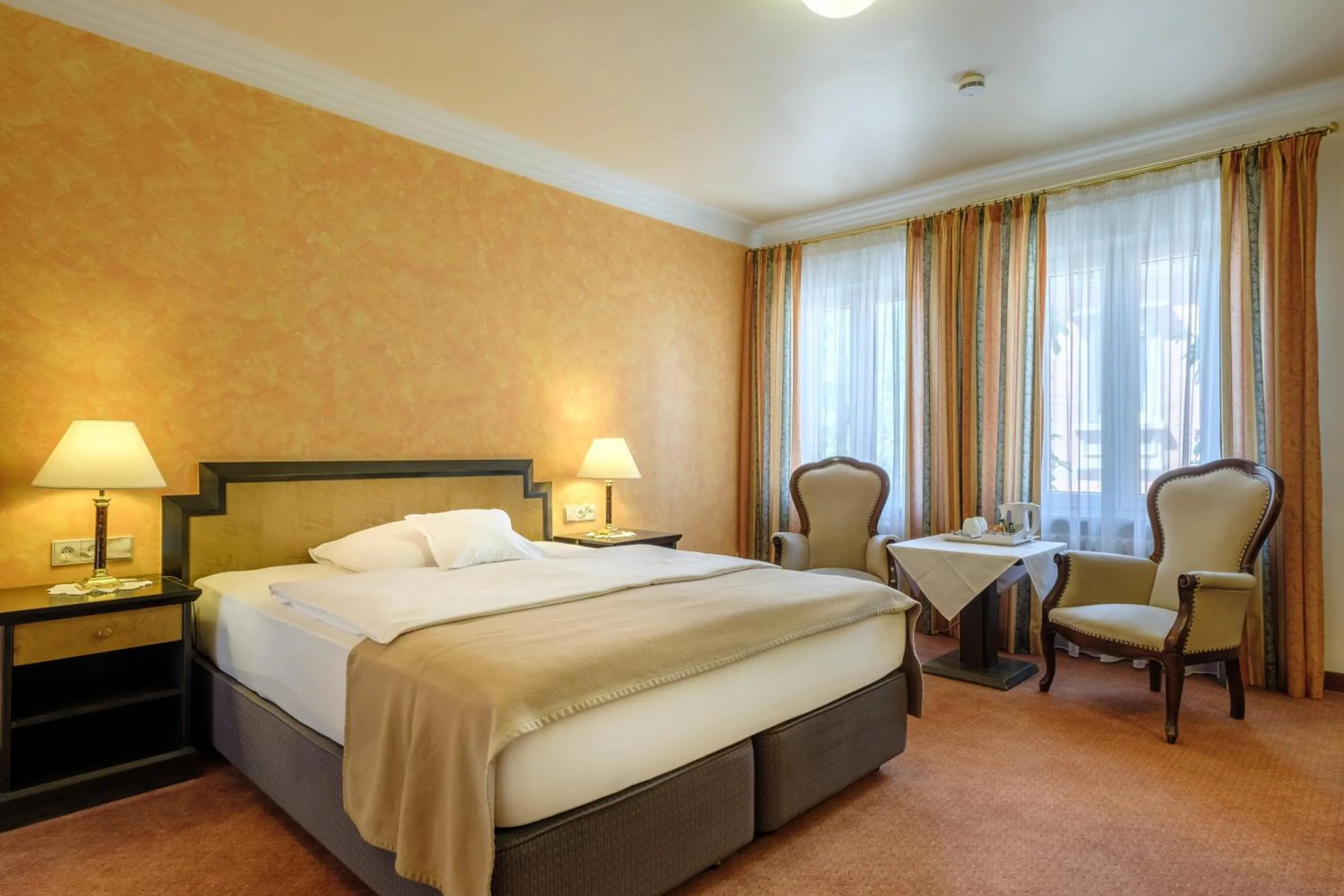 Photo of the whole room, Bed in Hotel Hohenstaufen