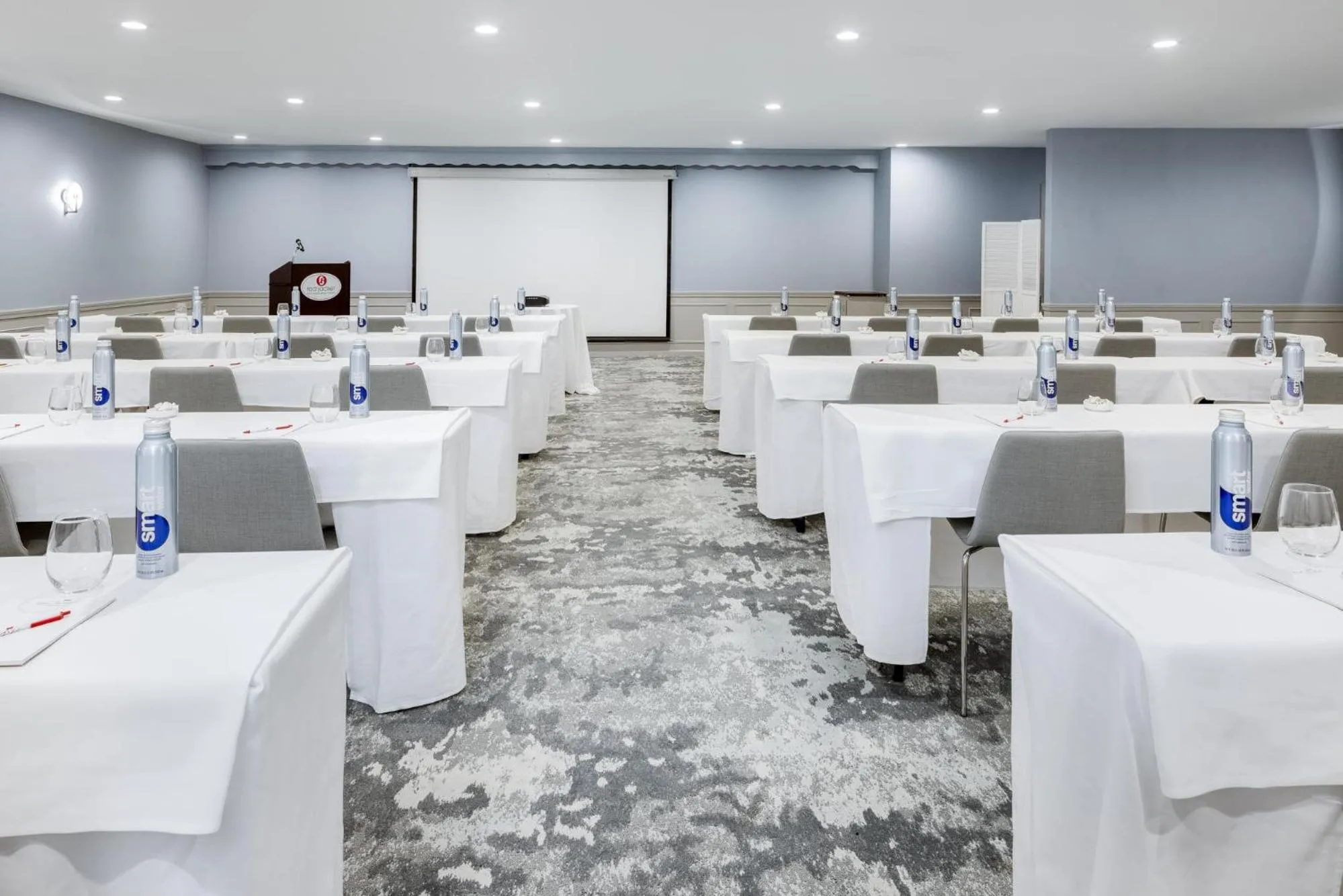 Meeting/conference room in Red Jacket Beach Resort