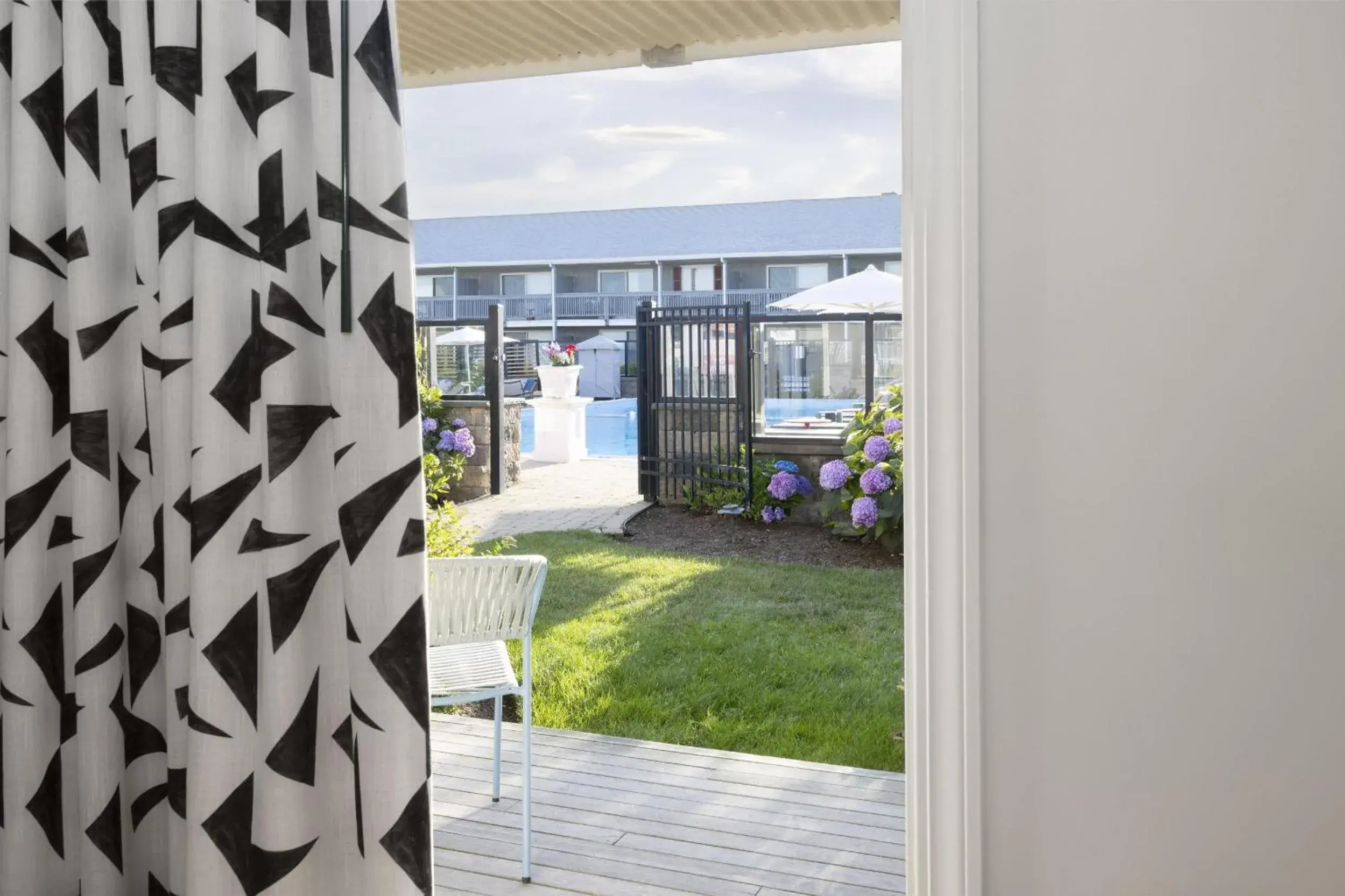 Queen Room with Two Queen Beds in Red Jacket Beach Resort Queen Room with Two Queen Beds in Red Jacket Beach Resort