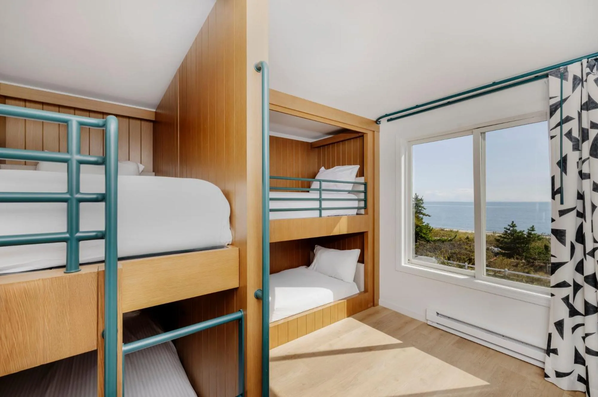 bunk bed, Bed in Red Jacket Beach Resort