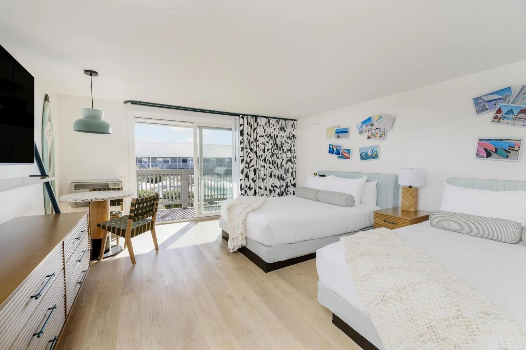 Bedroom, Bed in Red Jacket Beach Resort