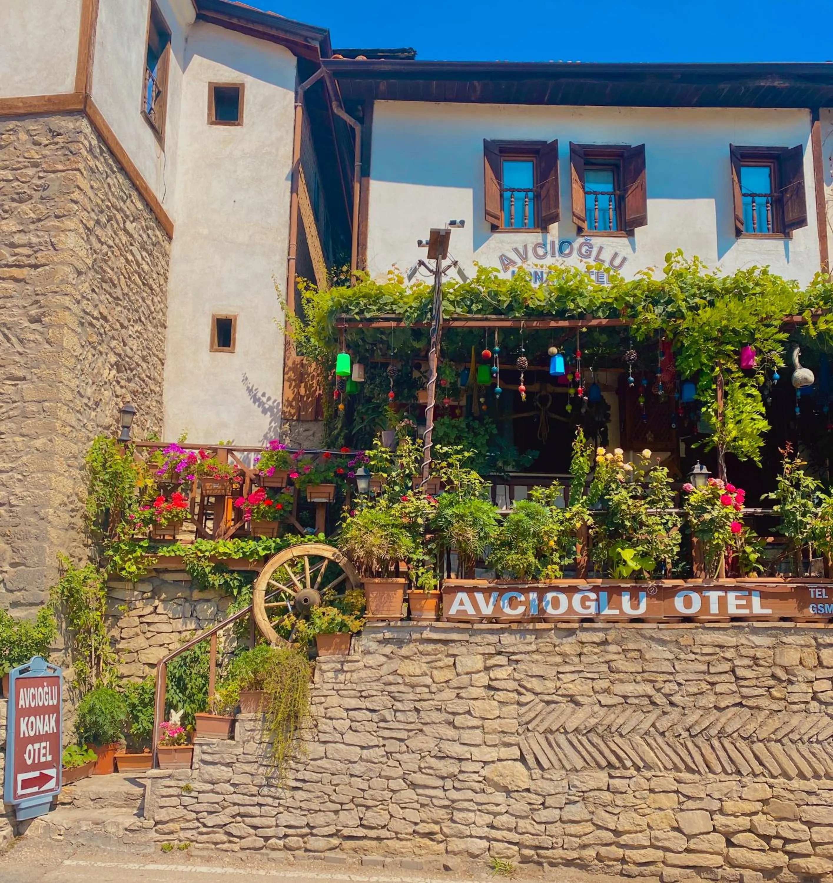 Property building in Avcıoğlu Konak Otel