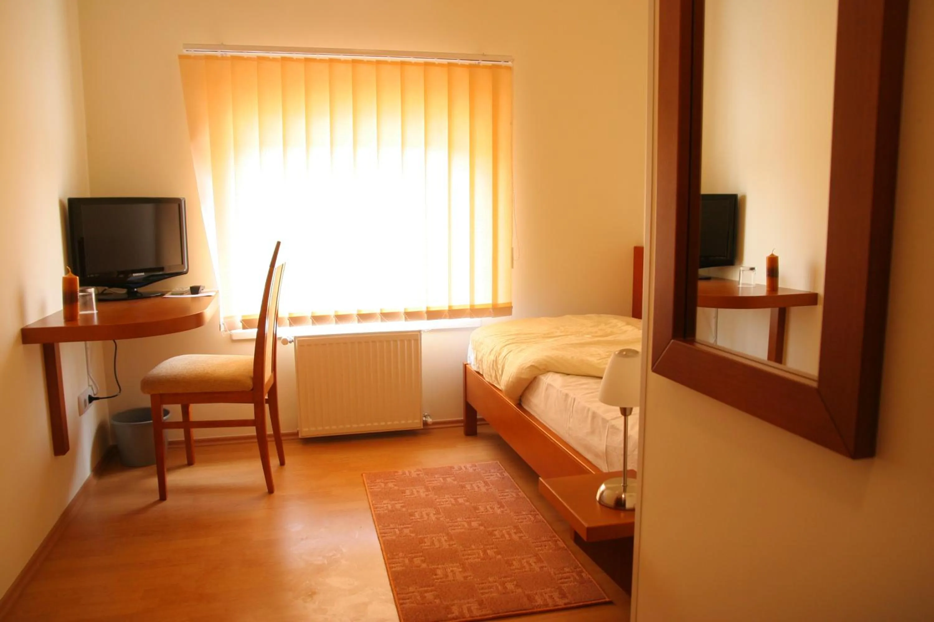 Photo of the whole room, Bed in Konak Požarevac