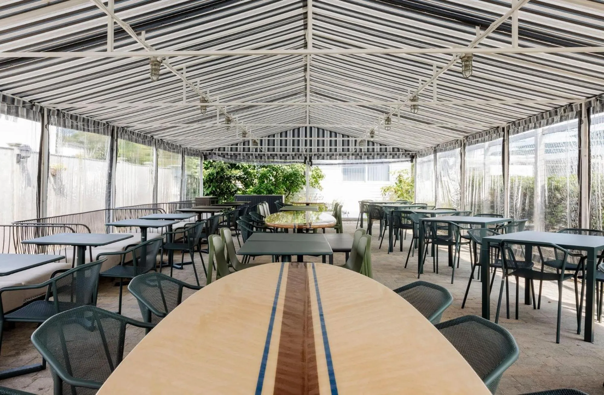 Restaurant/places to eat in Blue Water Resort