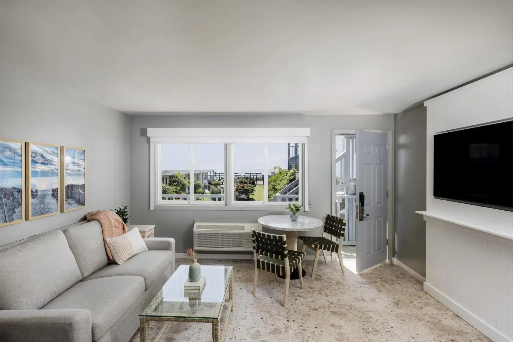 Double Room with Pool View in Blue Water Resort Double Room with Pool View in Blue Water Resort