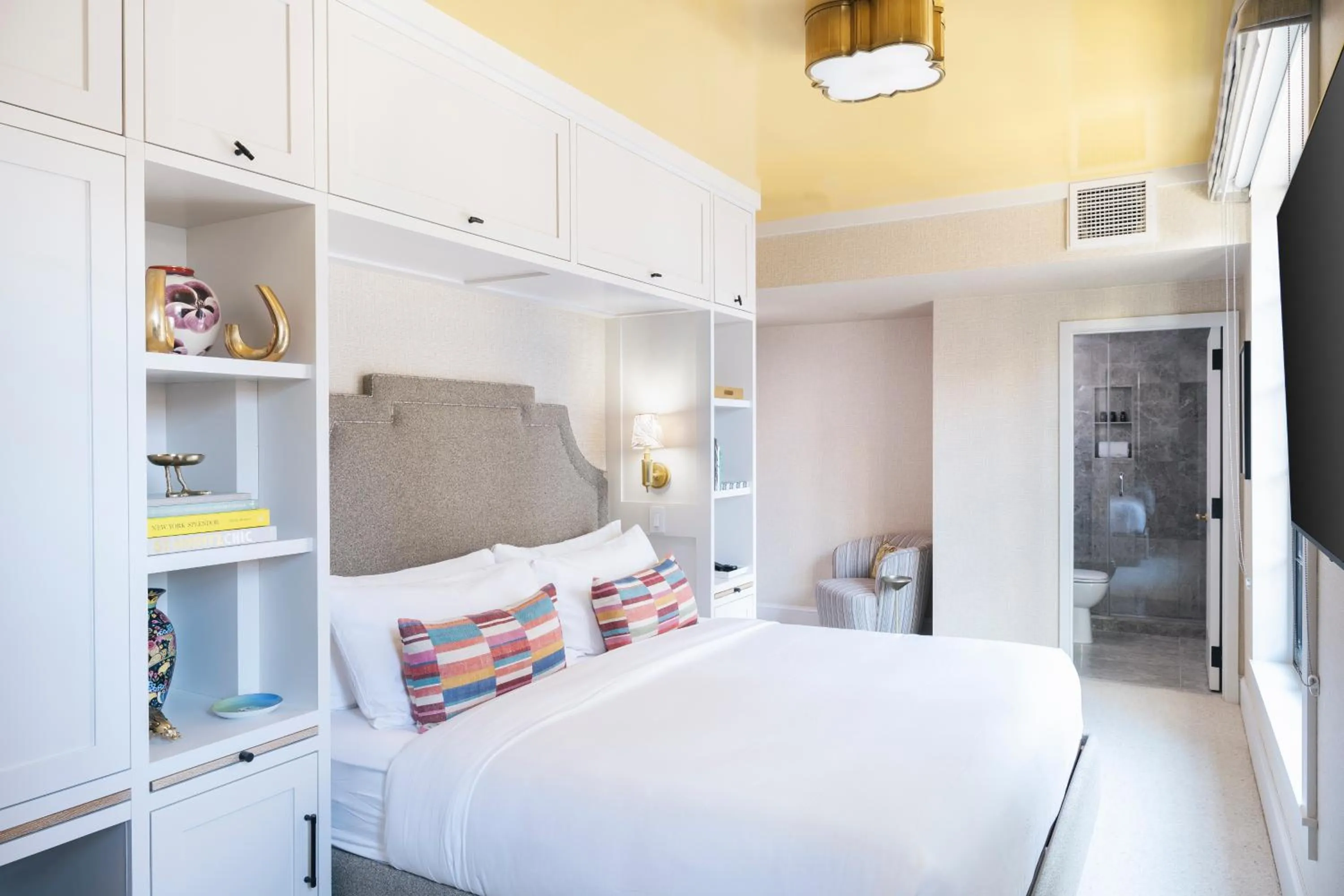 Bedroom, Bed in Beacon Hill Hotel