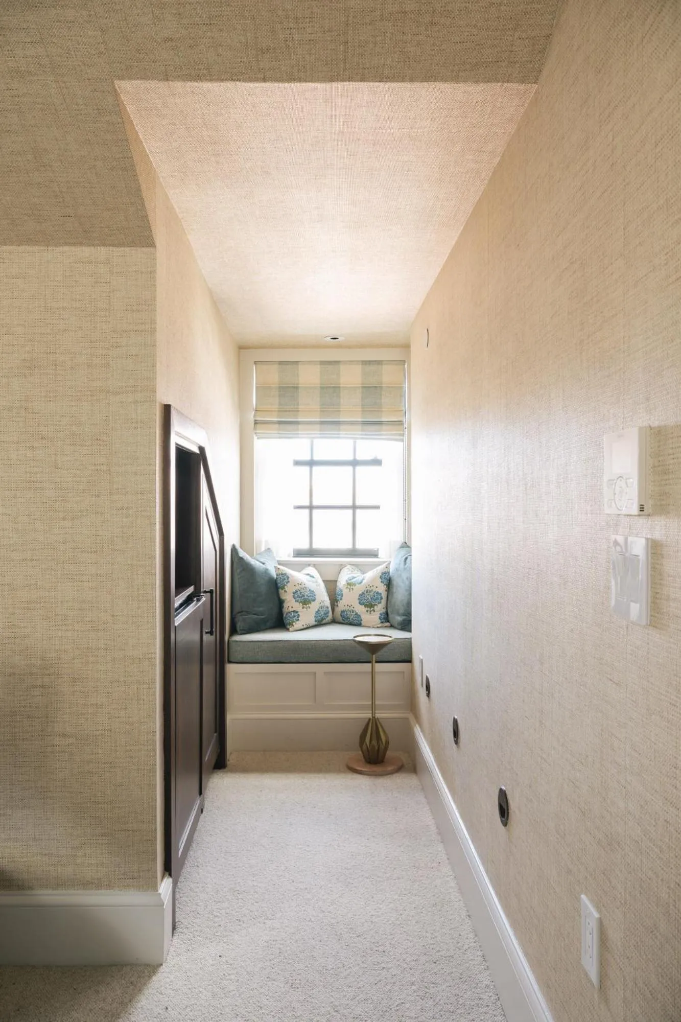 Seating area, Bed in Beacon Hill Hotel