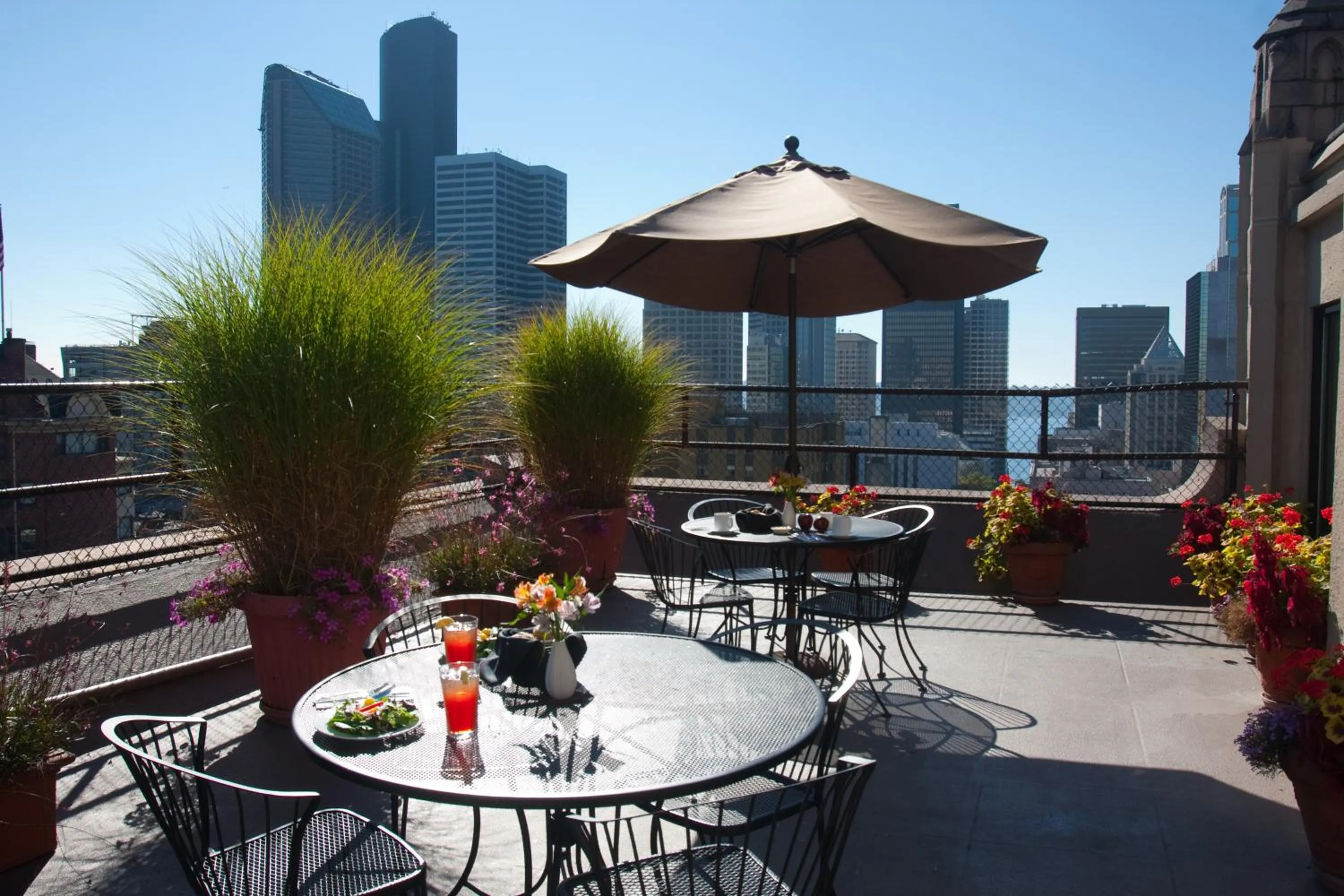 Restaurant/places to eat in The Inn at Virginia Mason