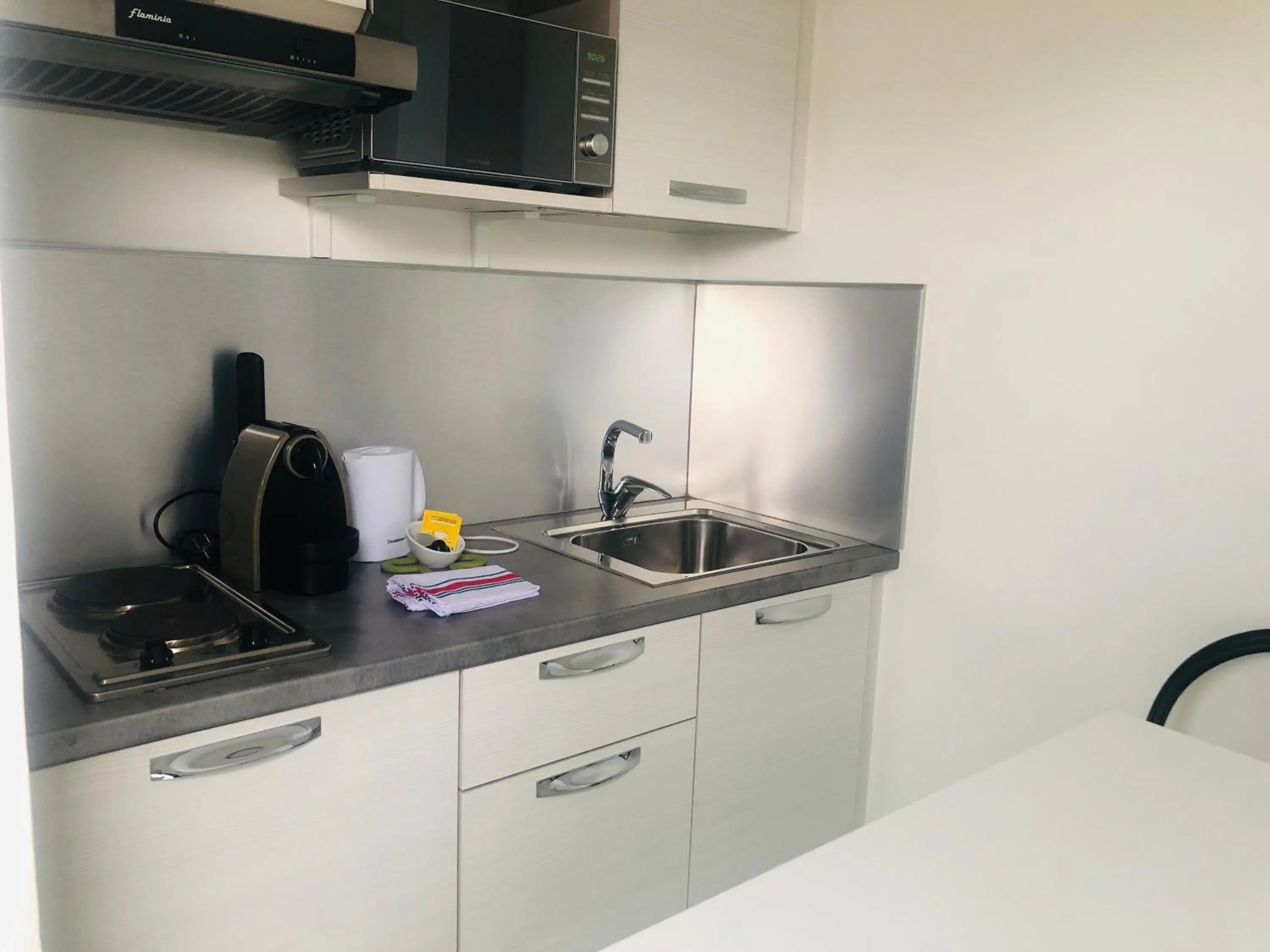 Coffee/tea facilities in Appart' Hotel La Girafe Marseille Est - Porte d'Aubagne