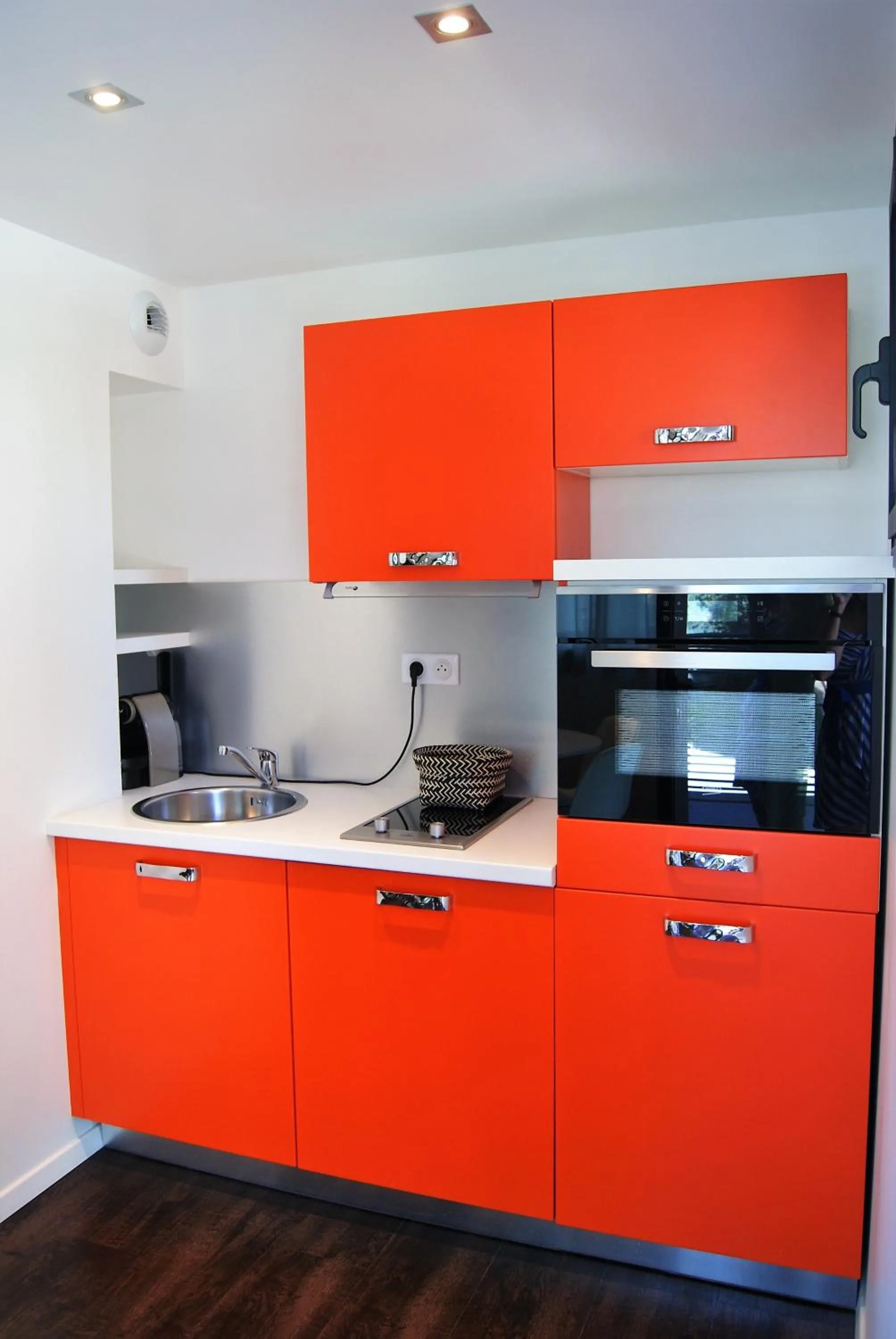 Kitchen or kitchenette in Appart' Hotel La Girafe Marseille Est - Porte d'Aubagne