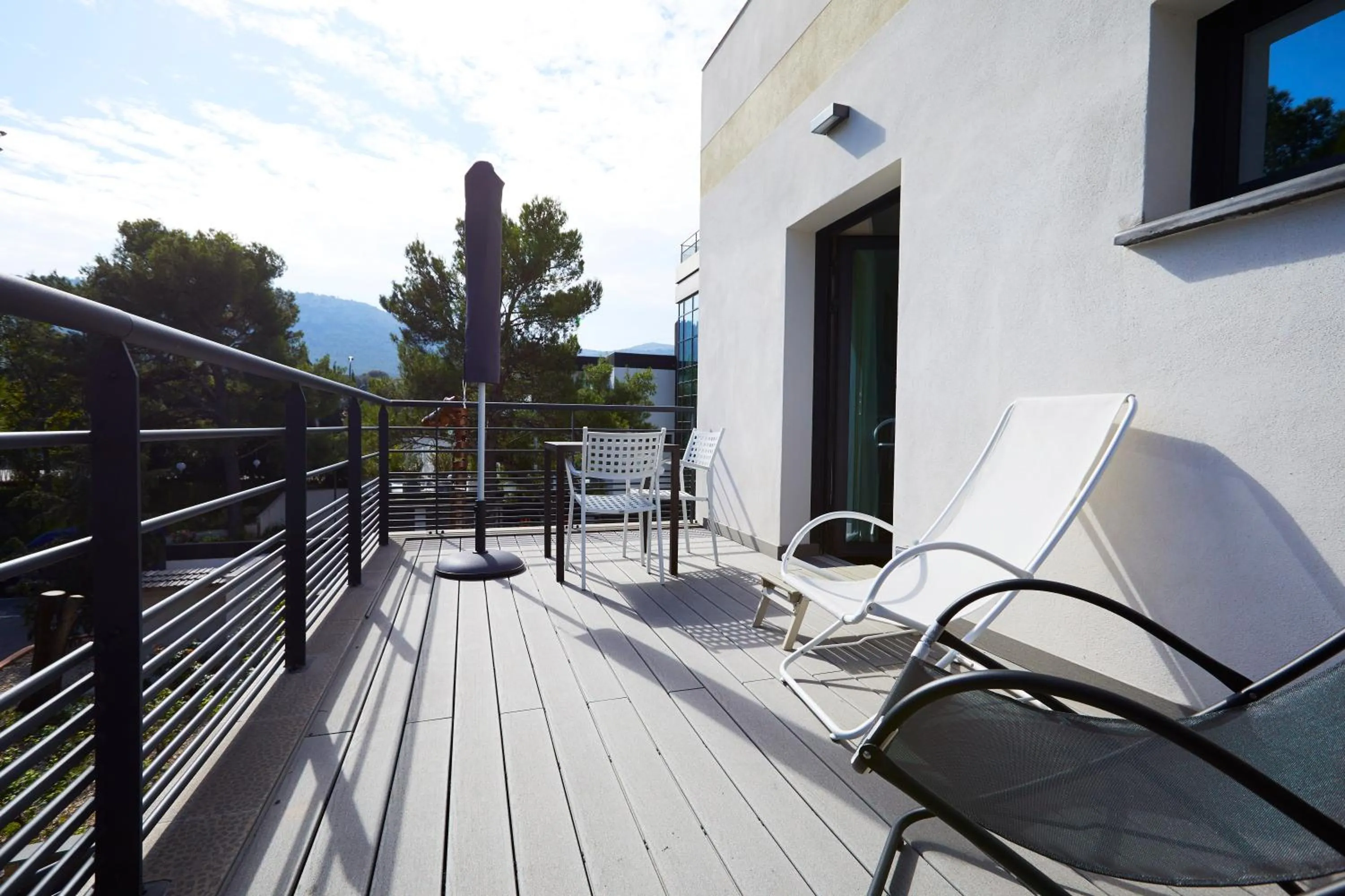 Patio in Appart' Hotel La Girafe Marseille Est - Porte d'Aubagne