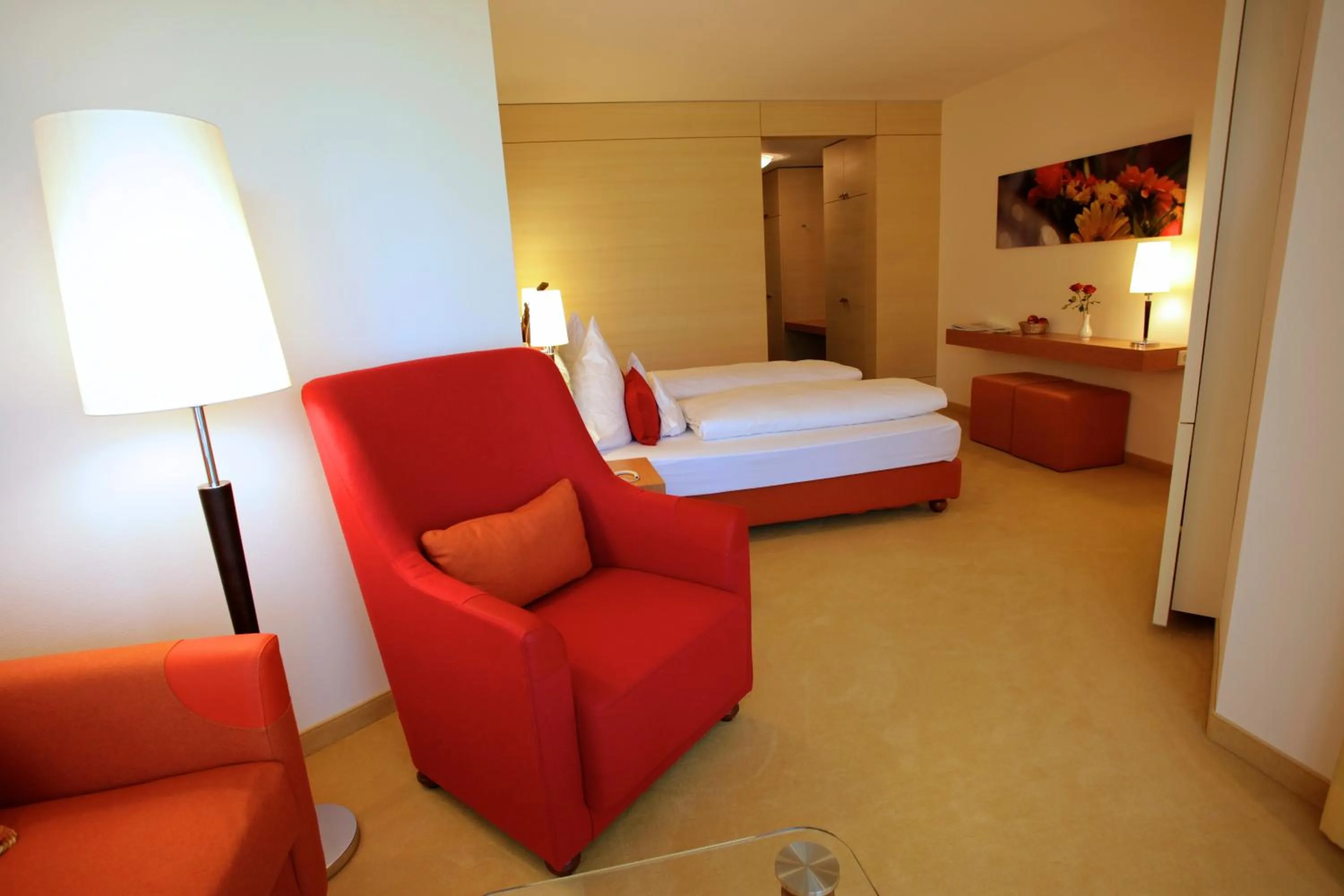 Living room, Bed in Parkhotel Flora am Schluchsee