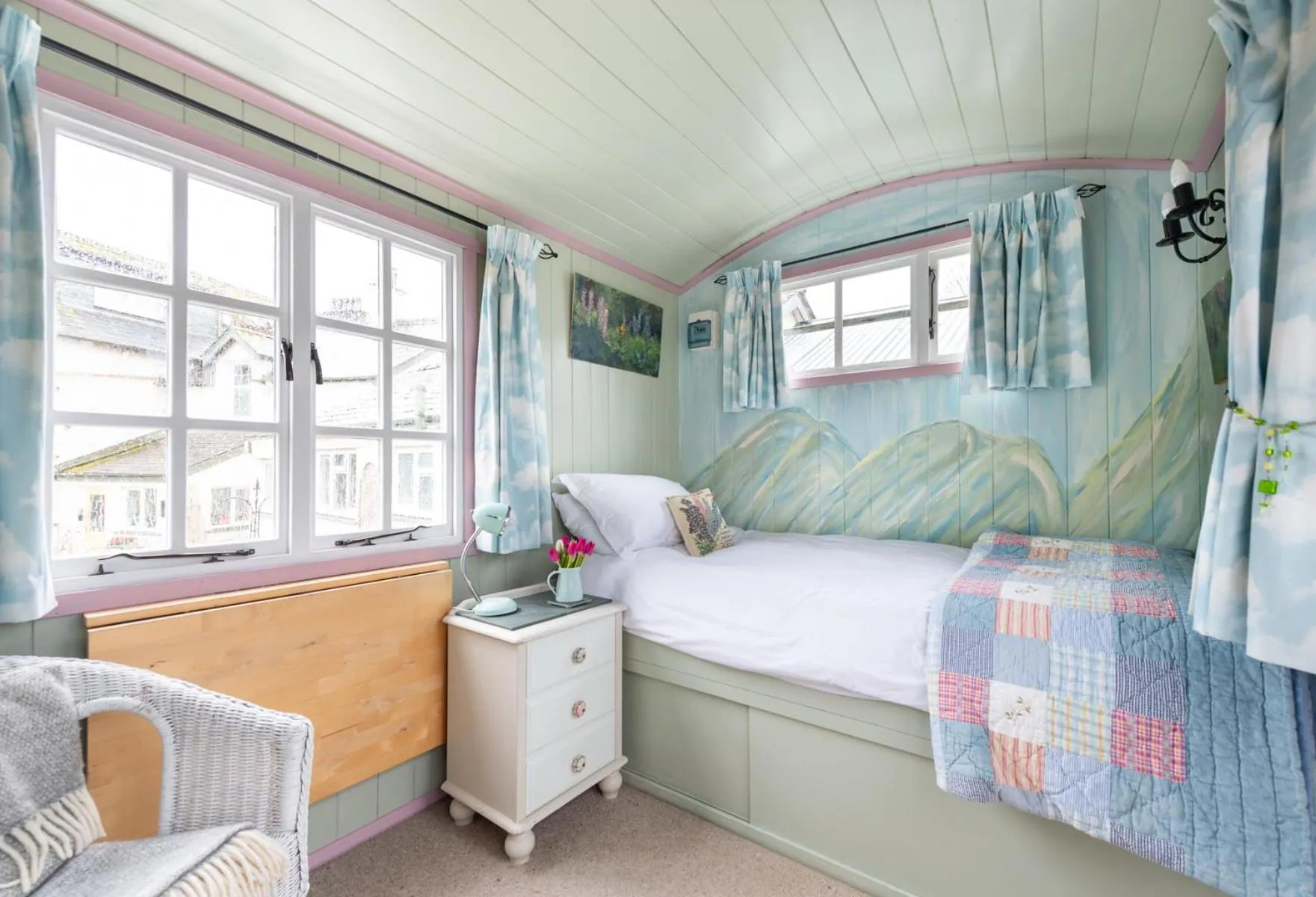 Photo of the whole room, Bed in The Mount B&B