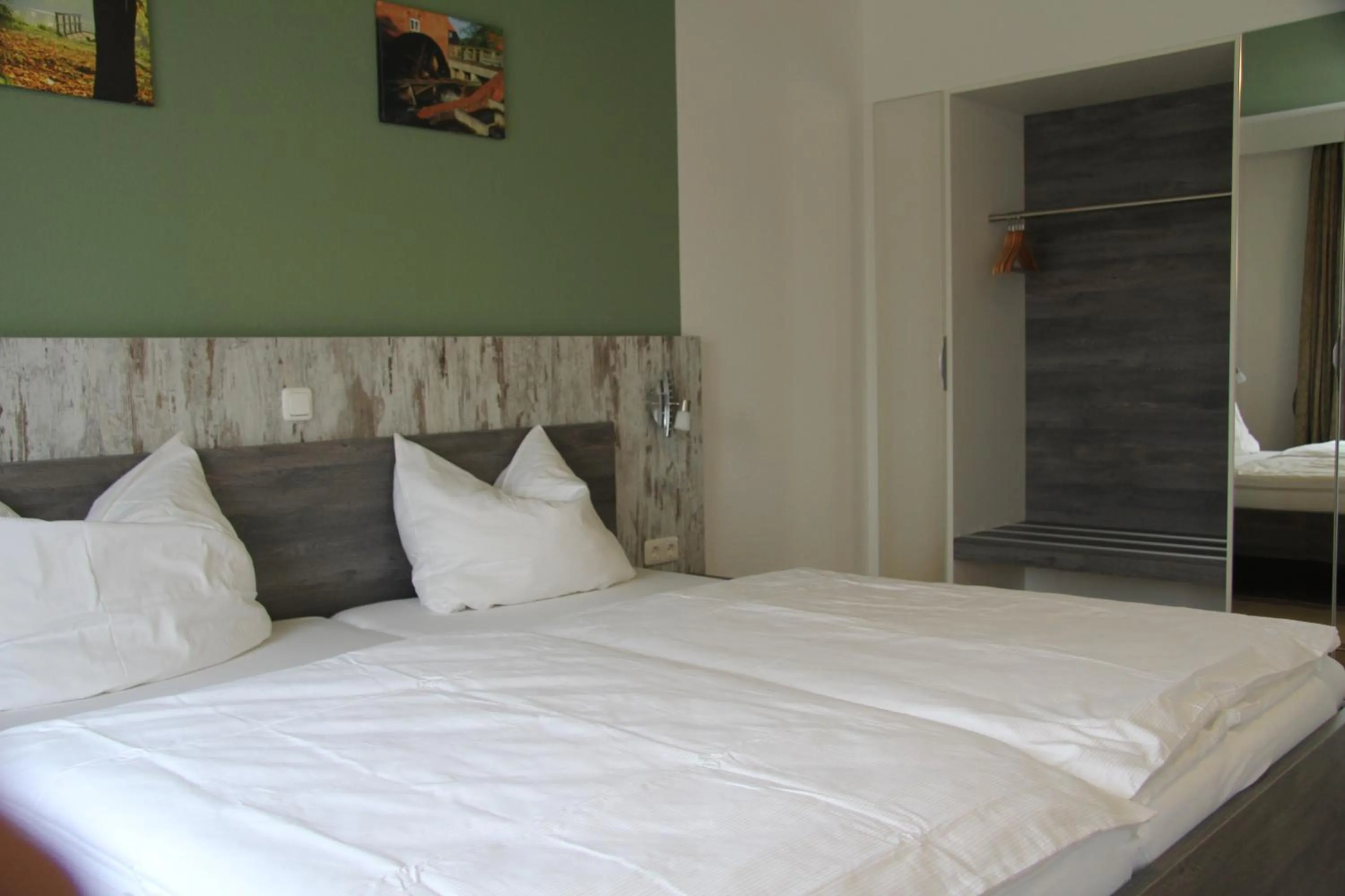 Photo of the whole room, Bed in Meyerhof Heiligenrode