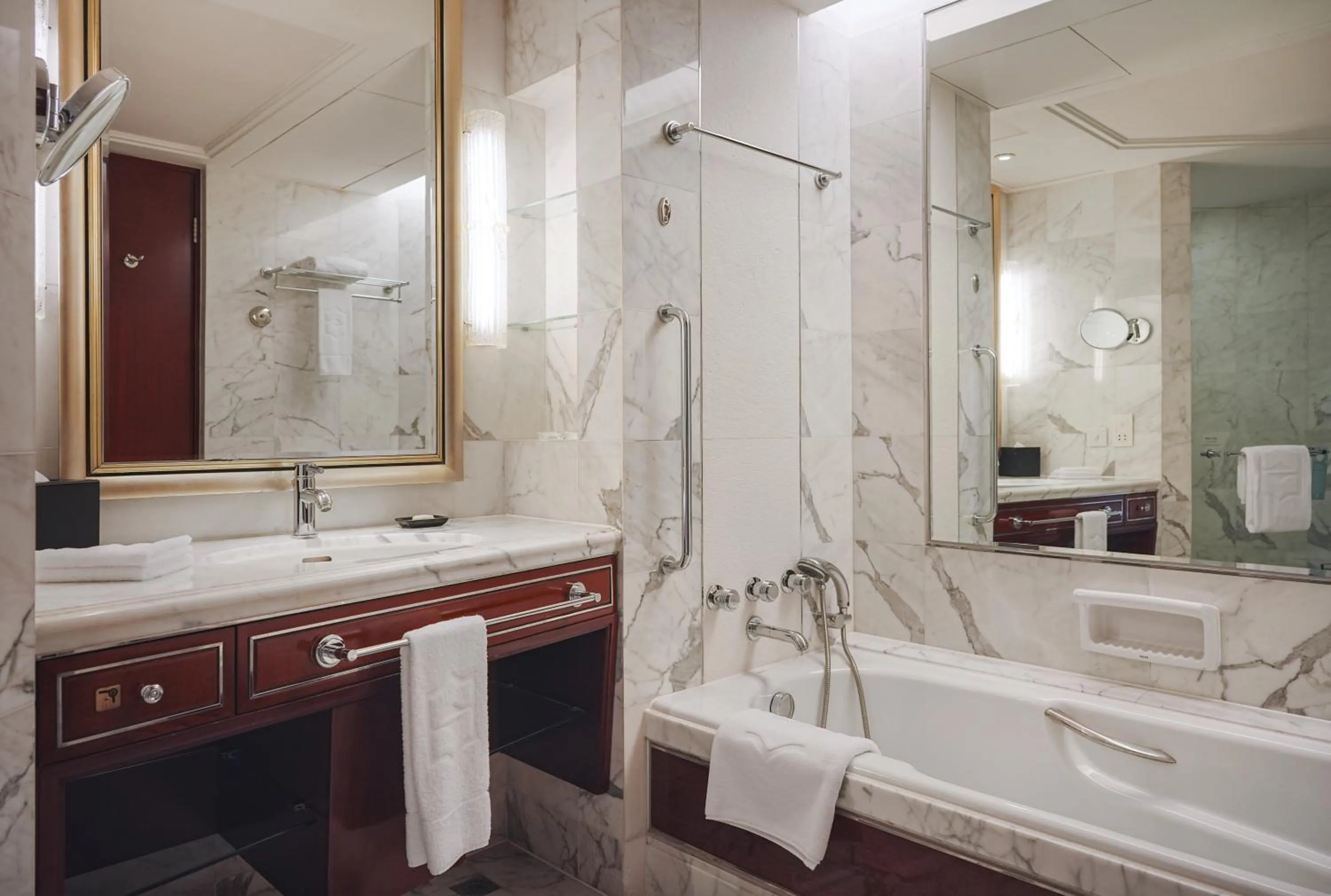 Toilet in Shangri-La Guangzhou