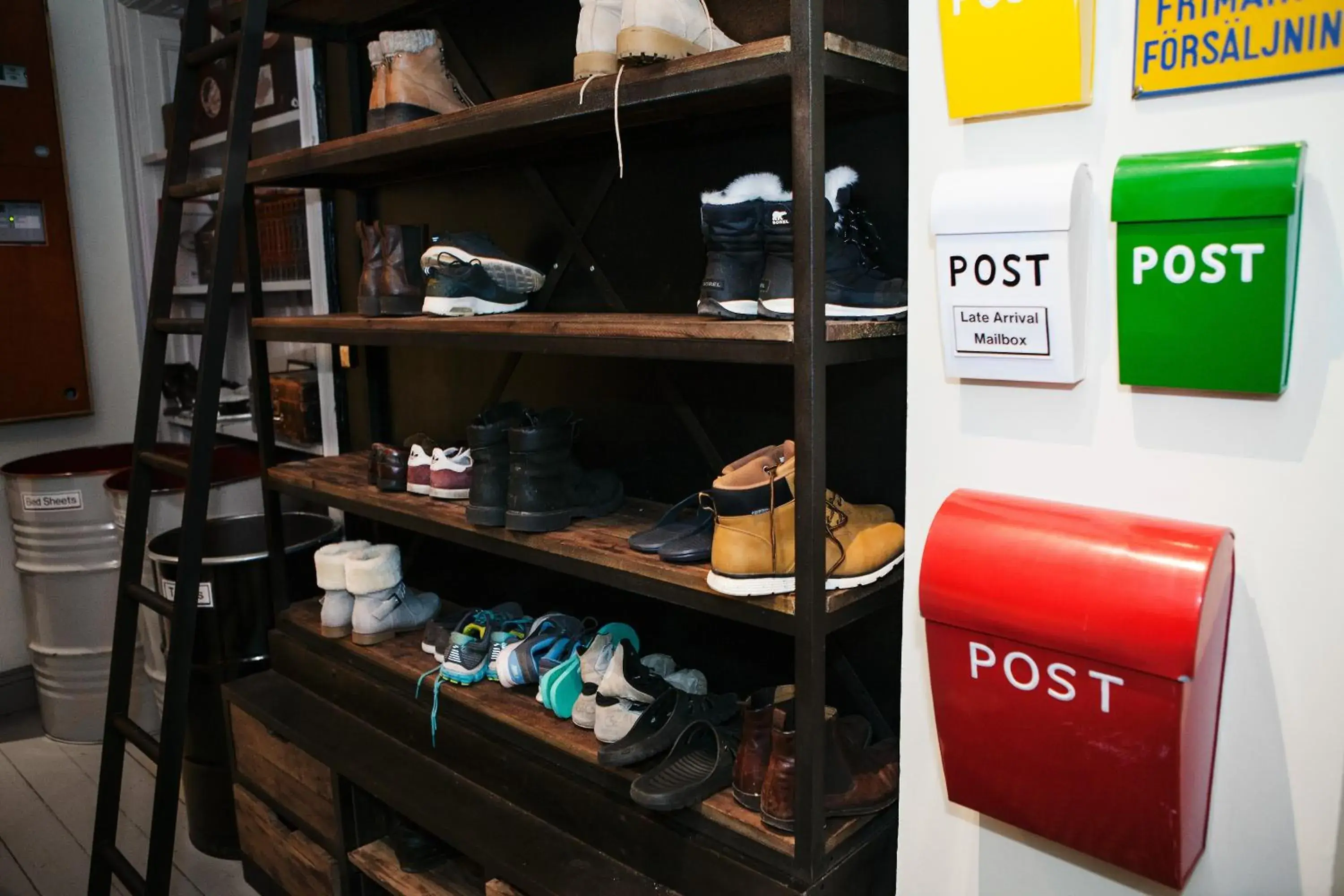 Facade/entrance in City Backpackers Hostel Facade/entrance in City Backpackers Hostel