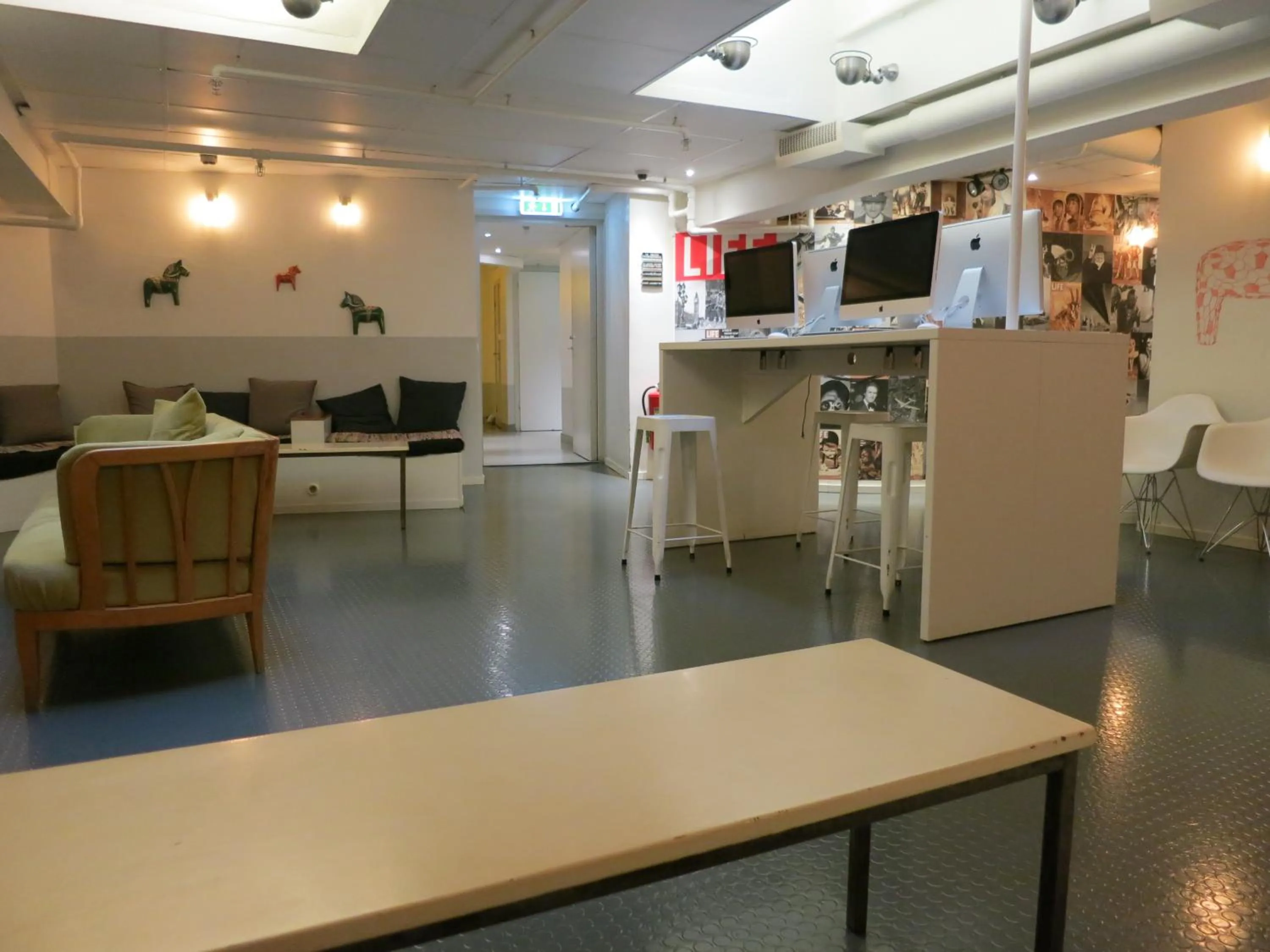 Communal lounge/ TV room in City Backpackers Hostel