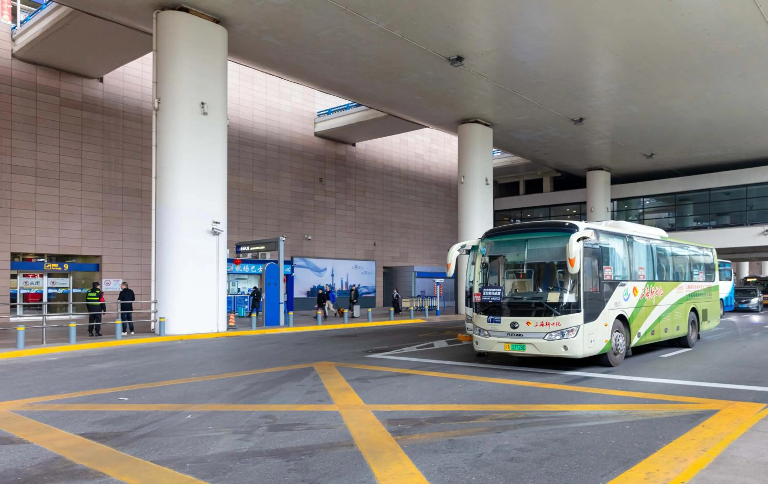 shuttle in Ramada Plaza Shanghai Pudong Airport - 3 mins to PVG depature floor & check entrance with hotel shuttle