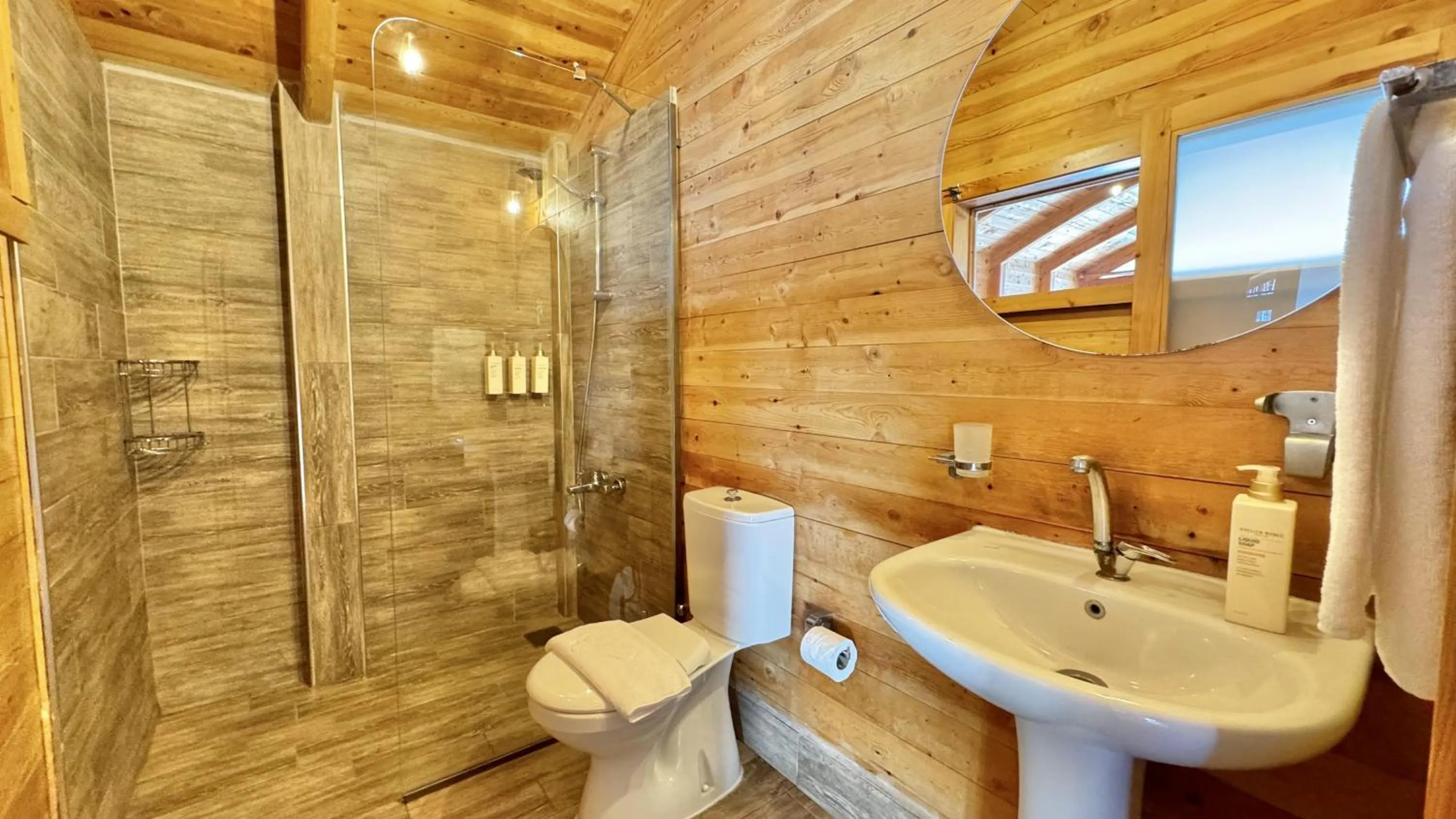 Shower in Seaview Faralya