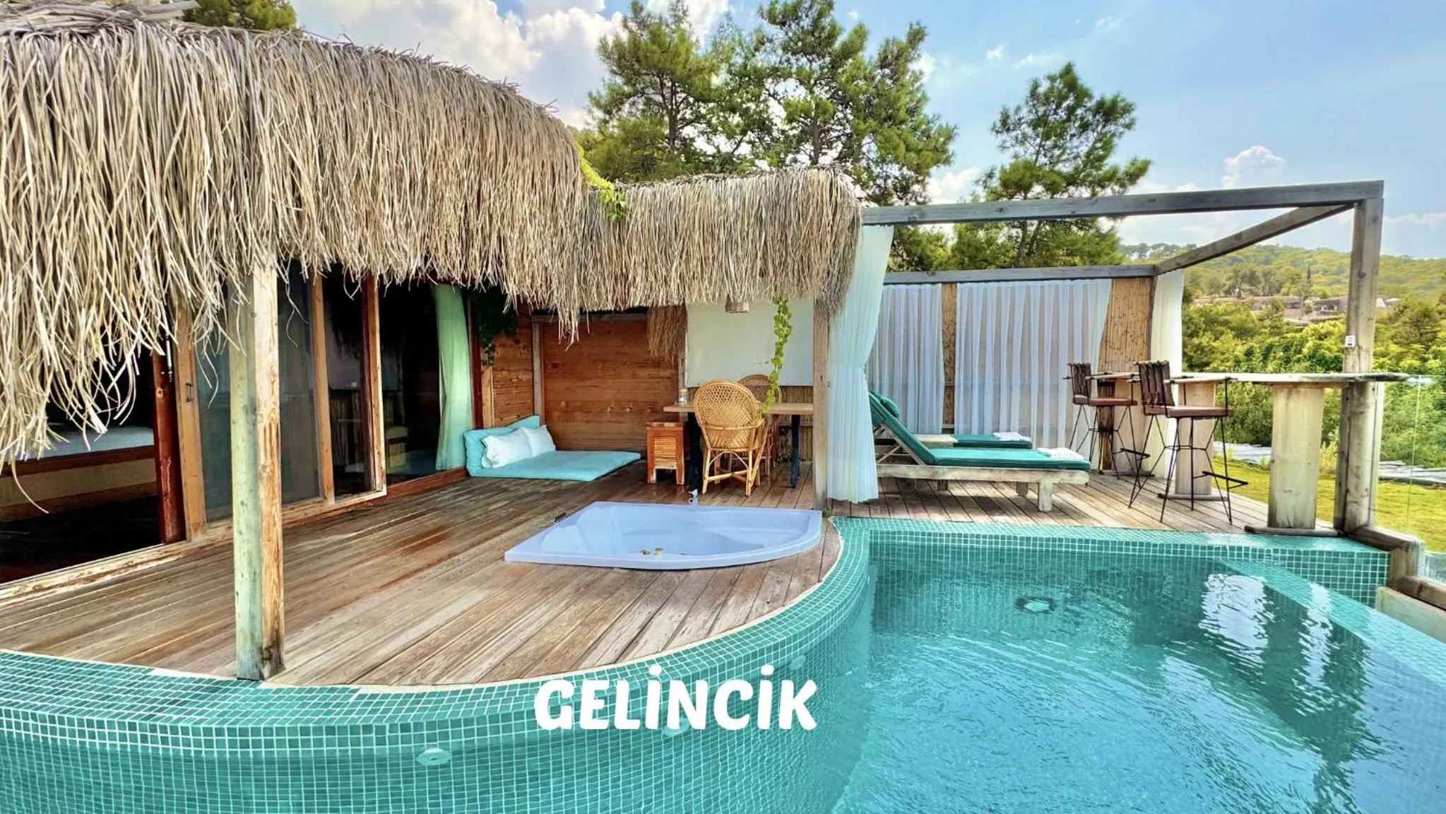 Photo of the whole room in Seaview Faralya