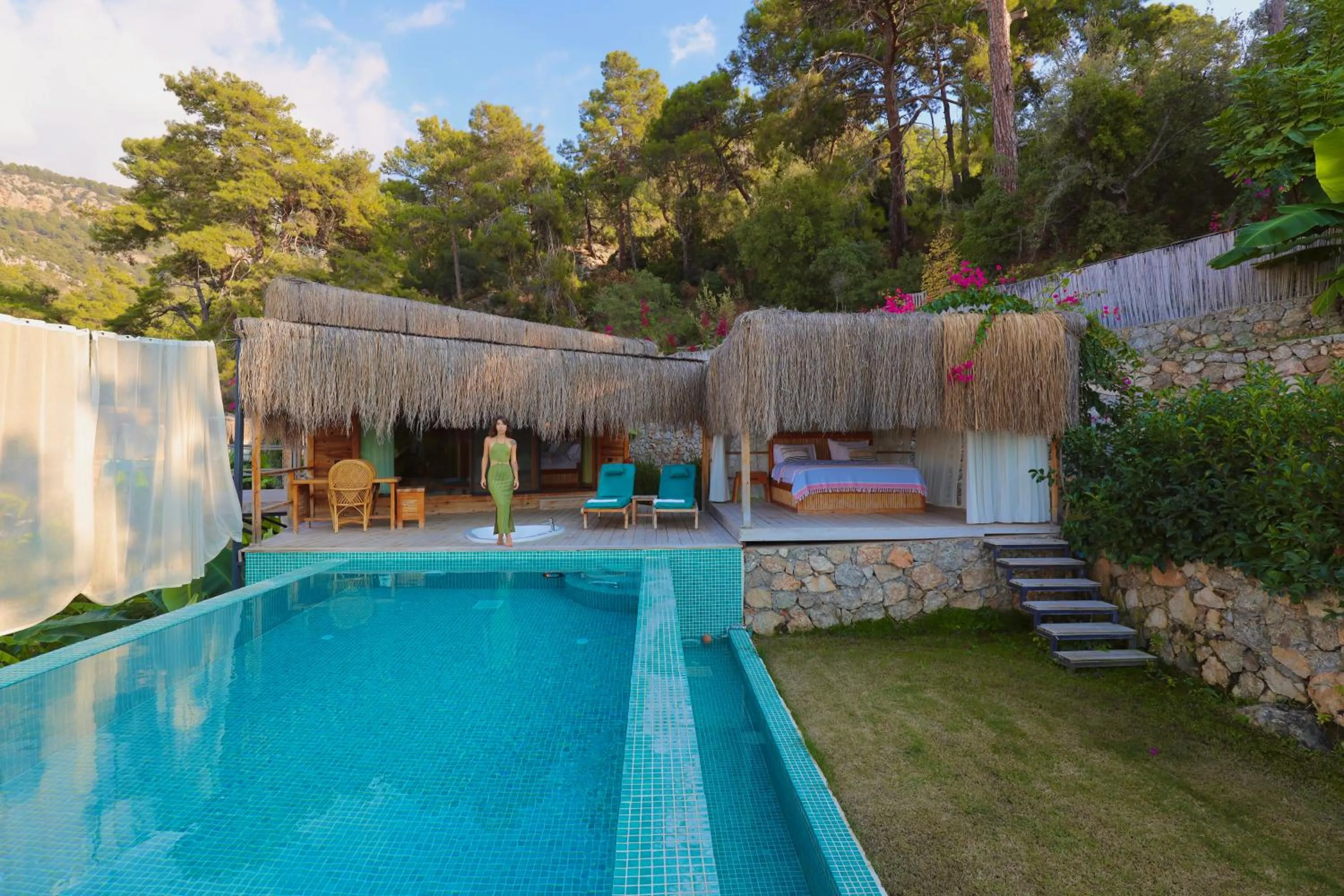 Photo of the whole room in Seaview Faralya