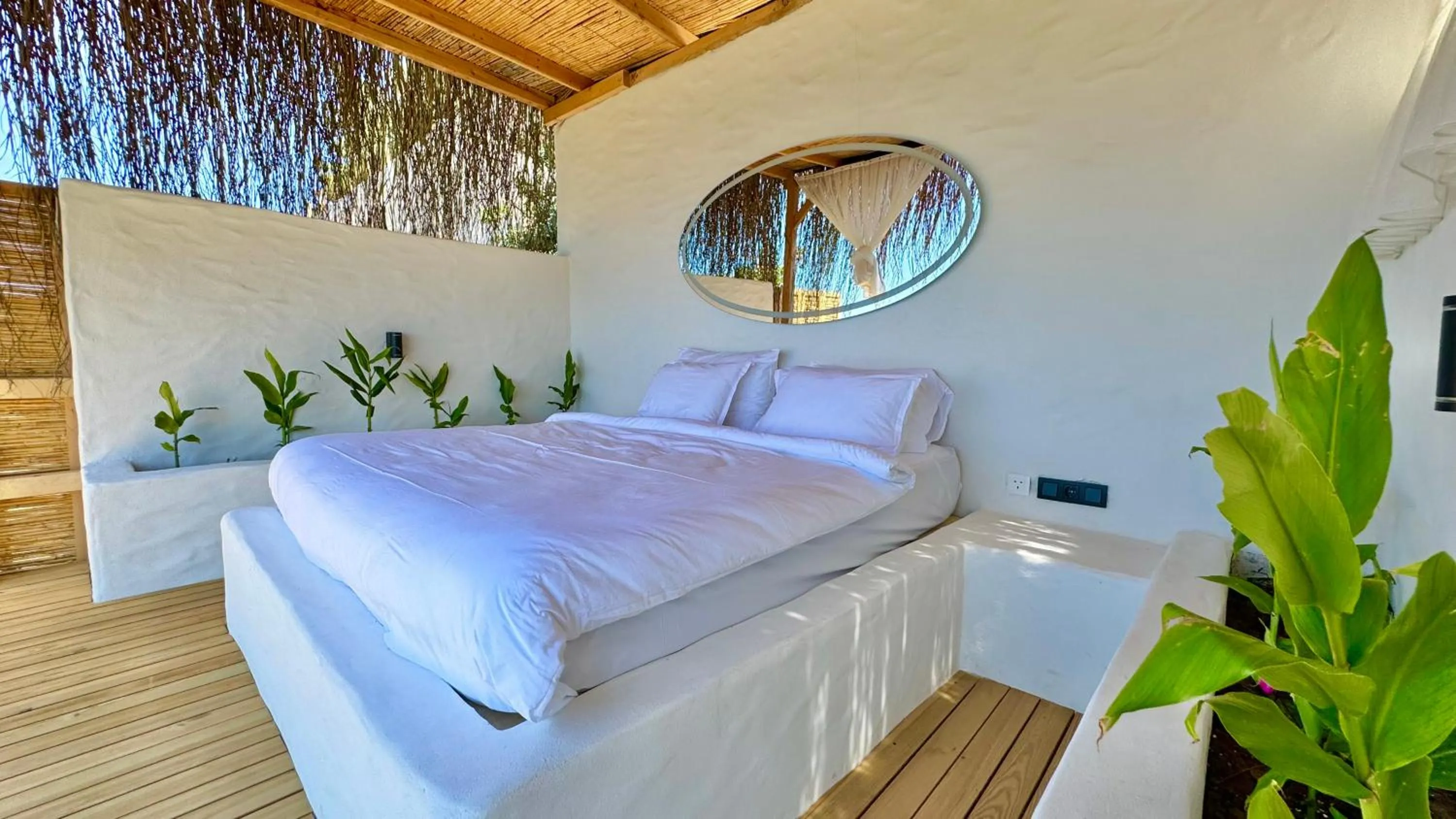 Bed in Seaview Faralya