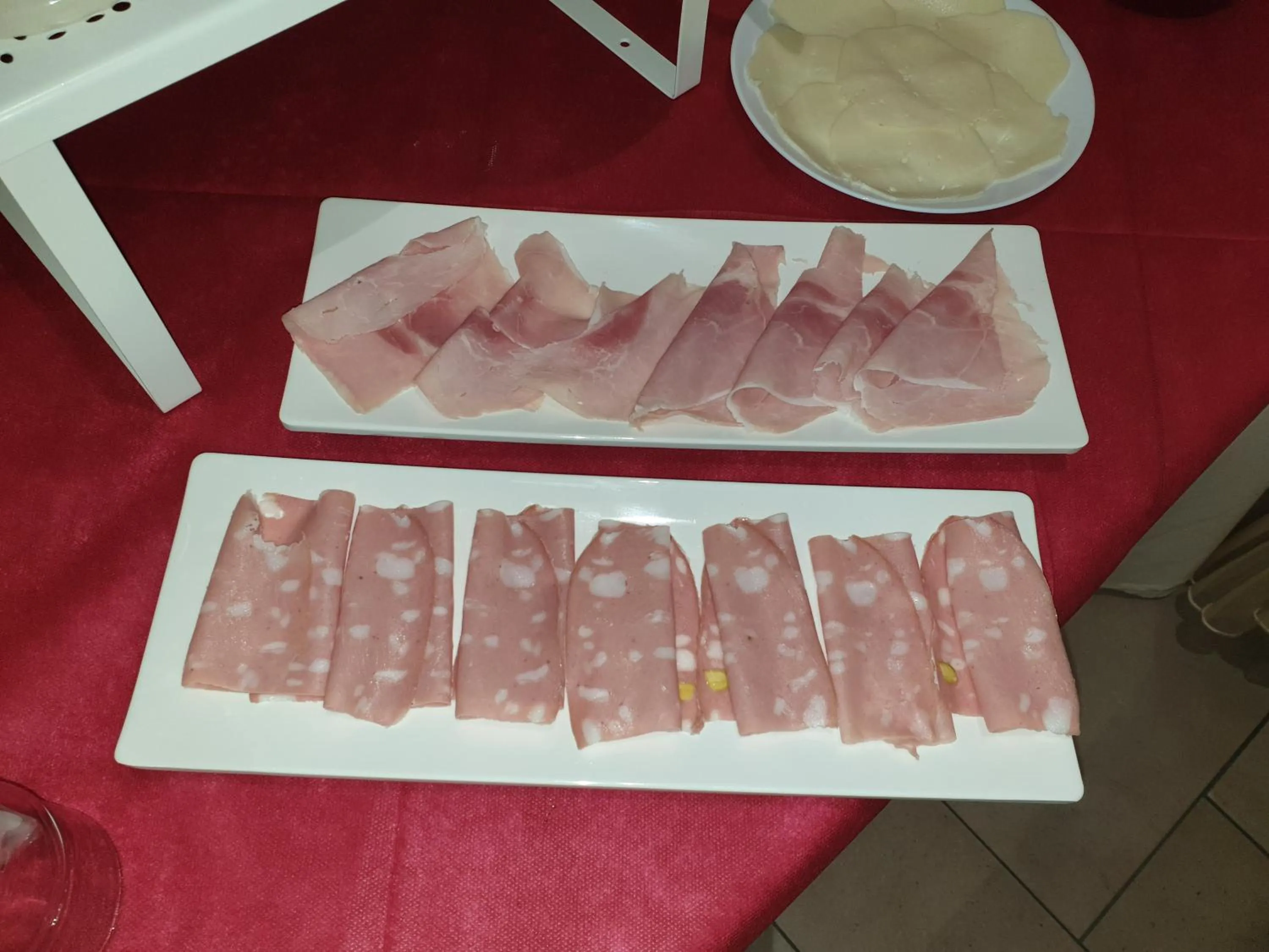 Breakfast in Villa Eden