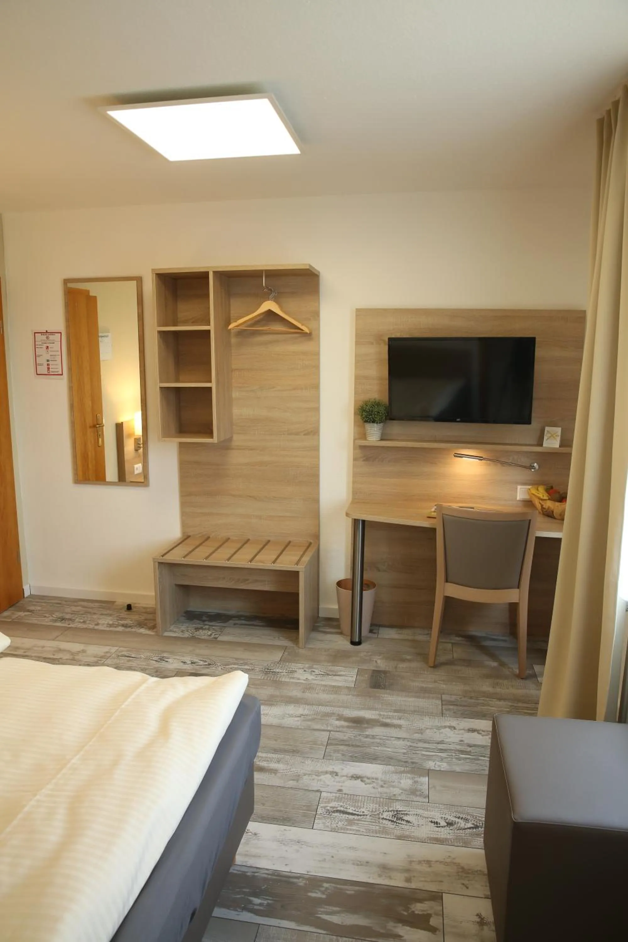 Photo of the whole room, Bed in Kemnater Hof Apartments