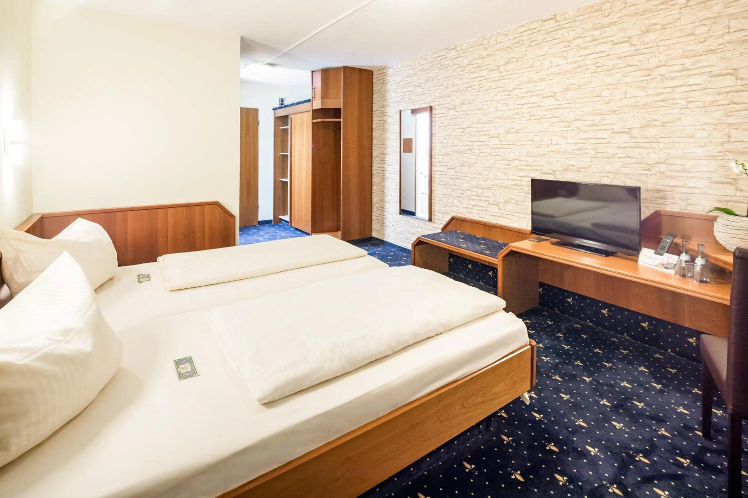 Photo of the whole room, Bed in Kemnater Hof Apartments