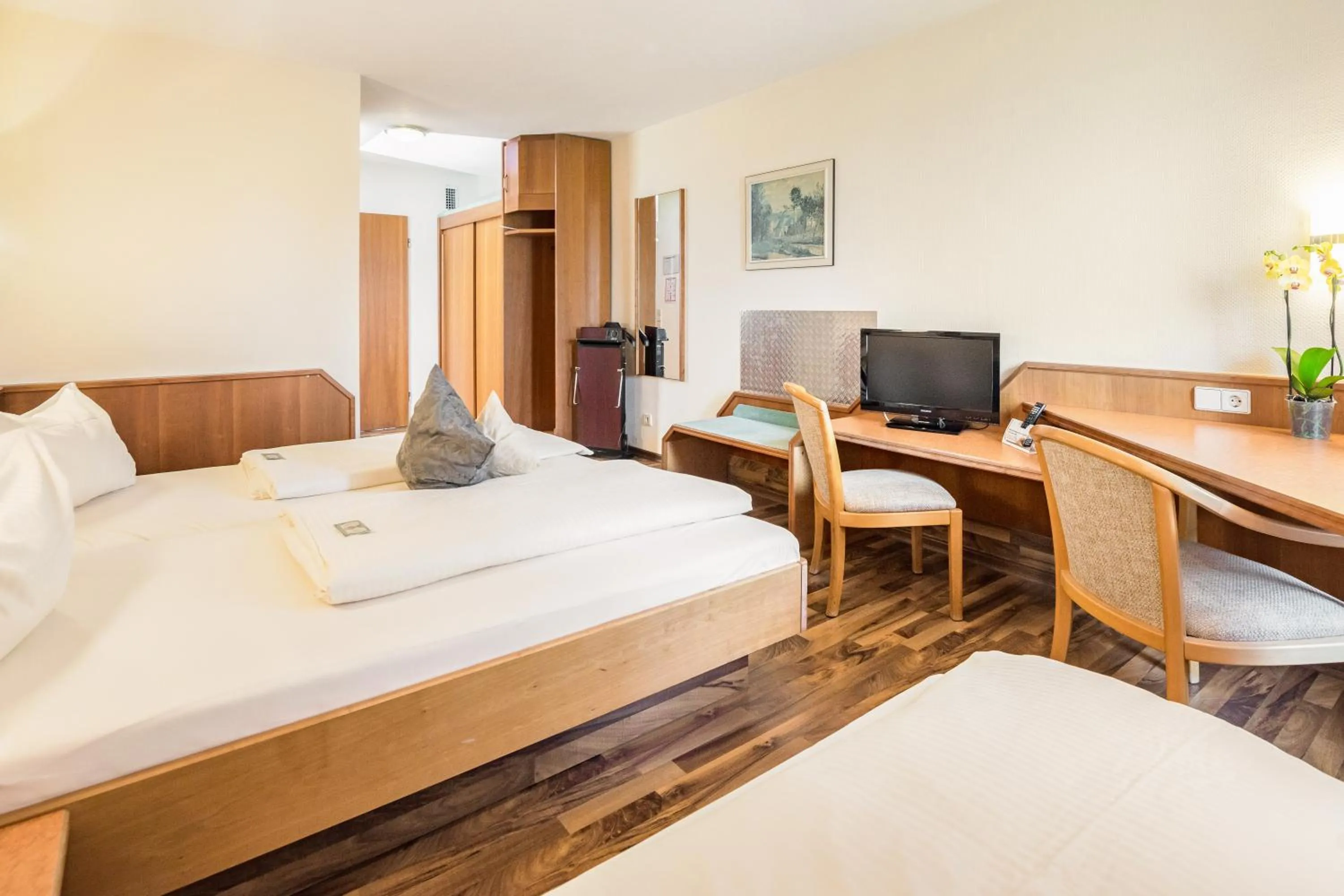 Photo of the whole room, Bed in Kemnater Hof Apartments