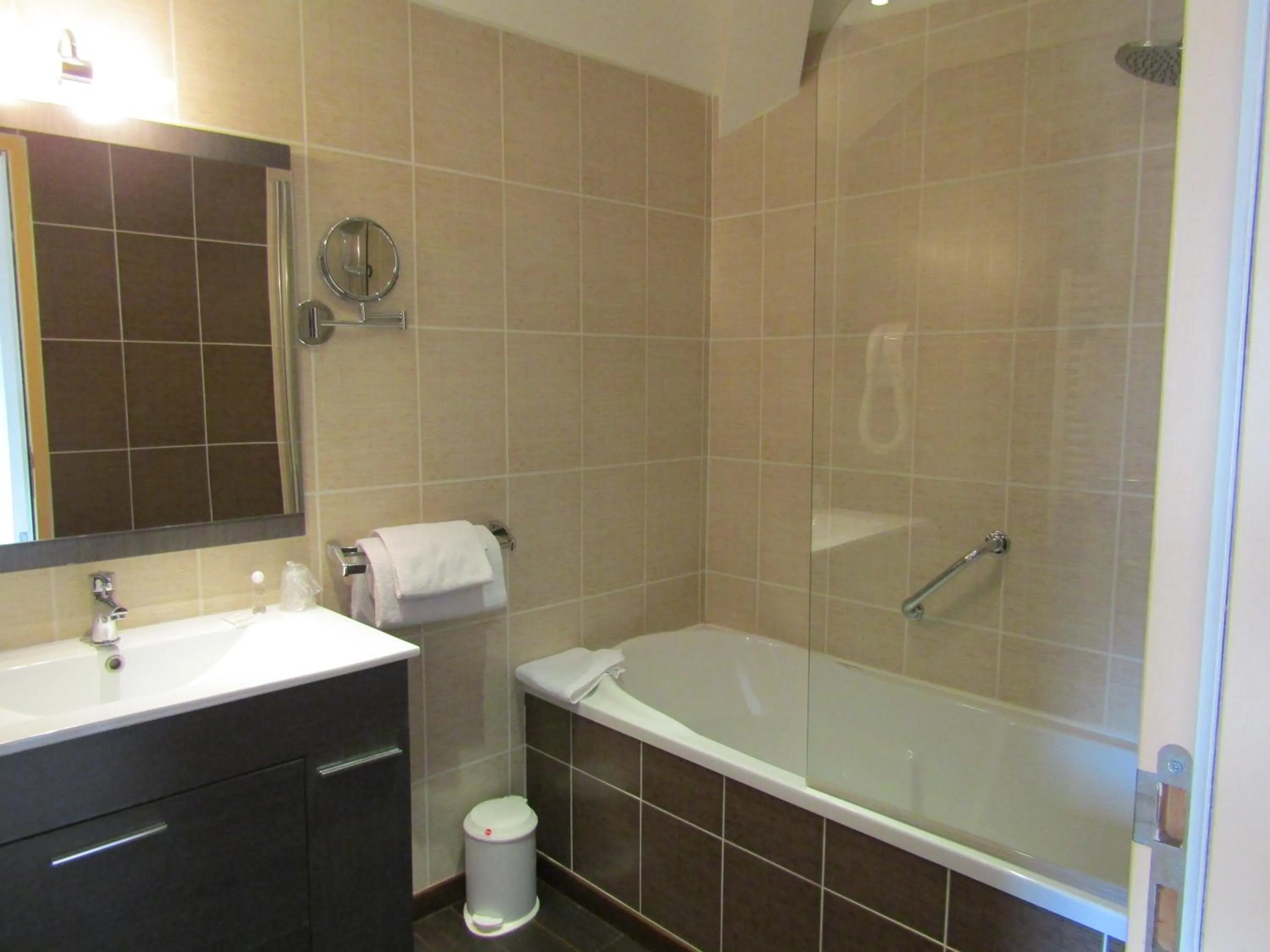 Bathroom in Fifi Moulin