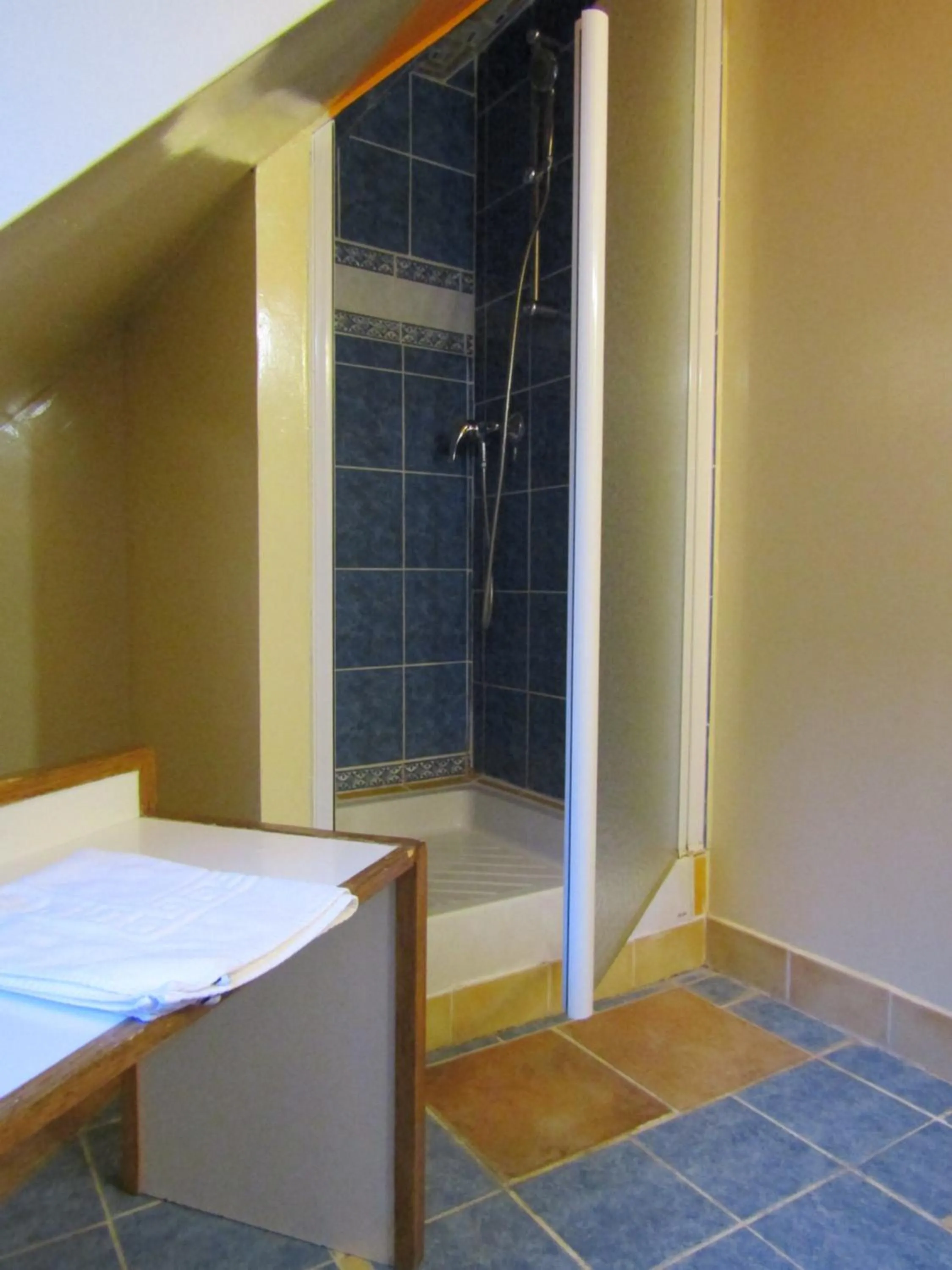 Bathroom in Fifi Moulin